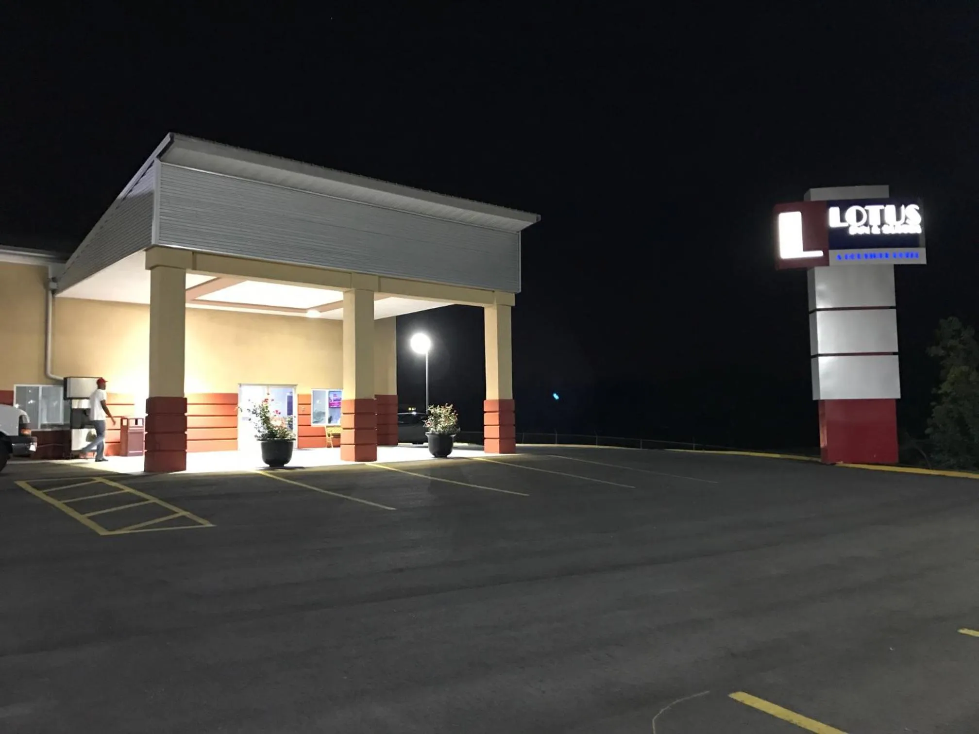 Facade/entrance in Lotus Inn and Suites Nashville