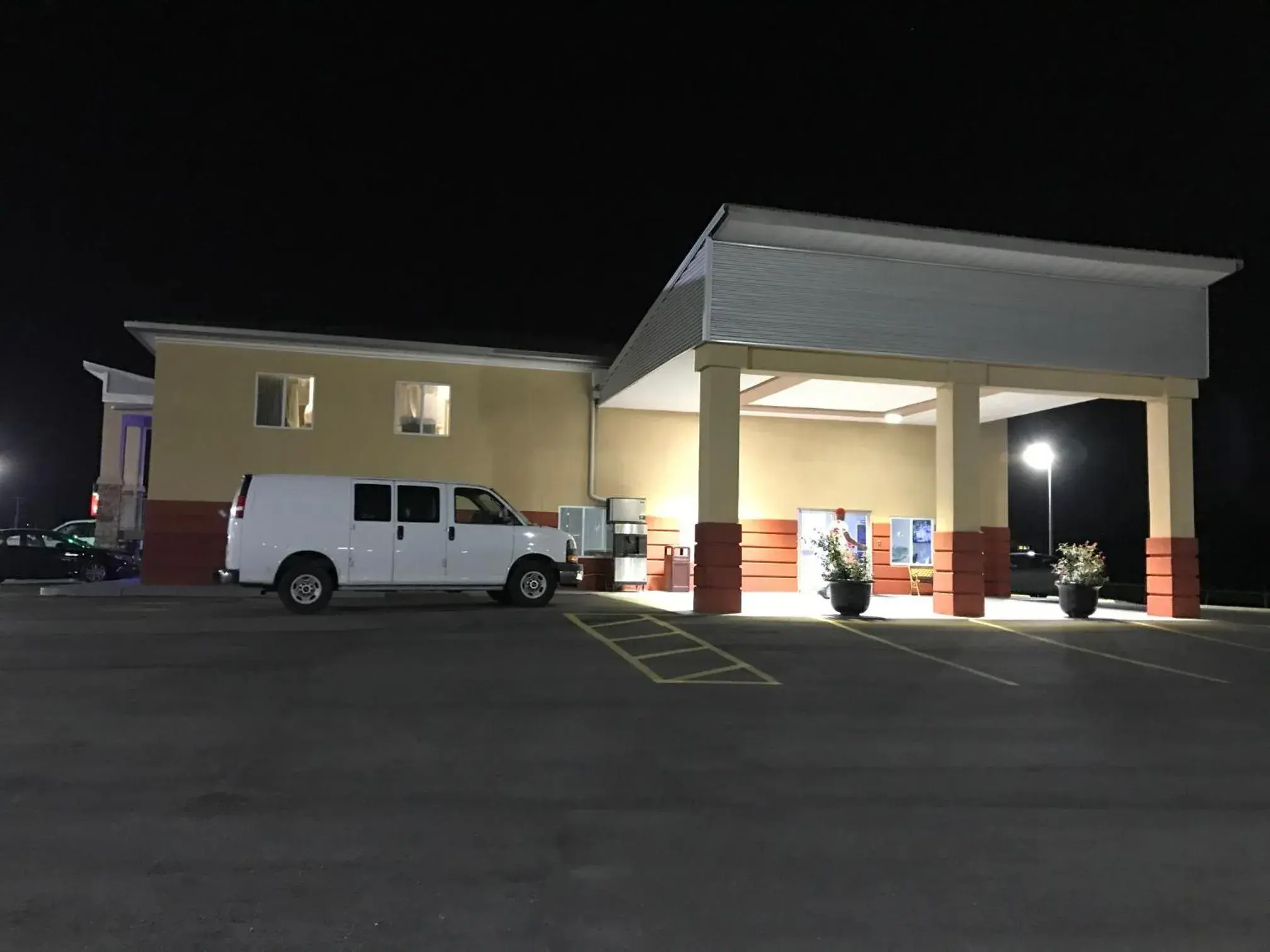 Facade/entrance in Lotus Inn and Suites Nashville Facade/entrance in Lotus Inn and Suites Nashville