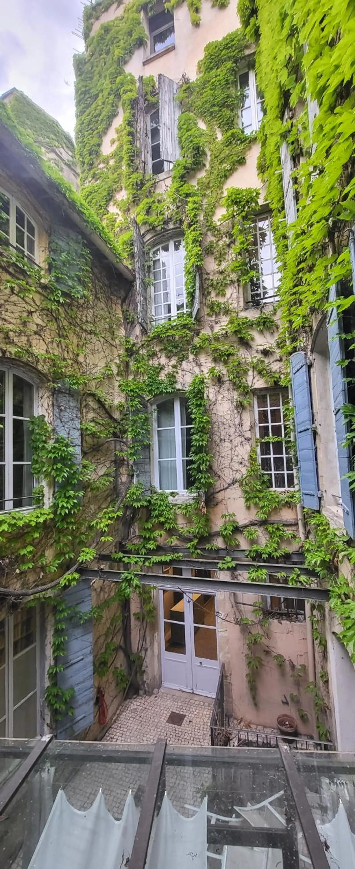 Garden view in La Résidence Arles Centre
