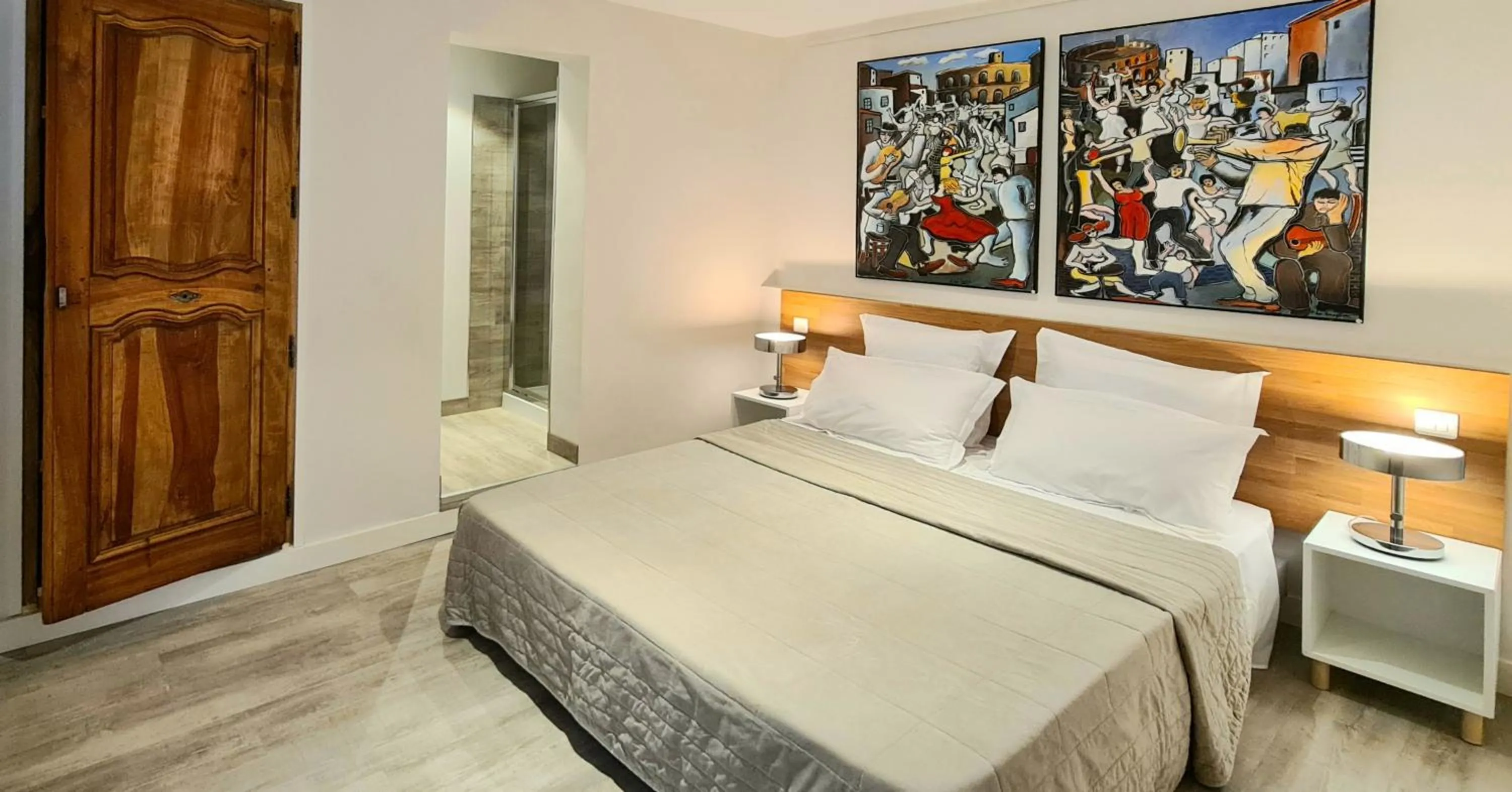 Photo of the whole room, Bed in La Résidence Arles Centre