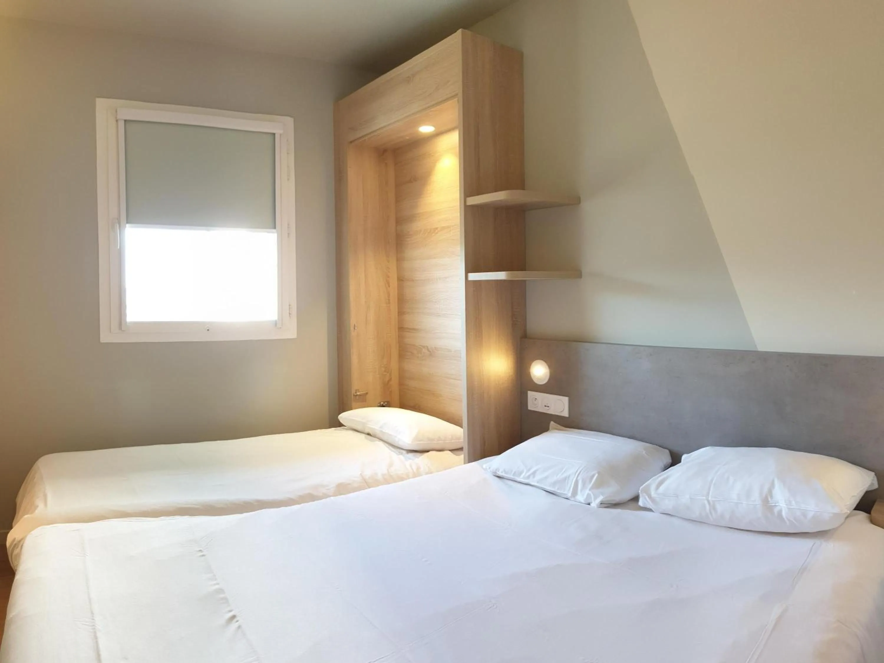 Bedroom, Bed in ibis budget Ciboure St-Jean-Luz