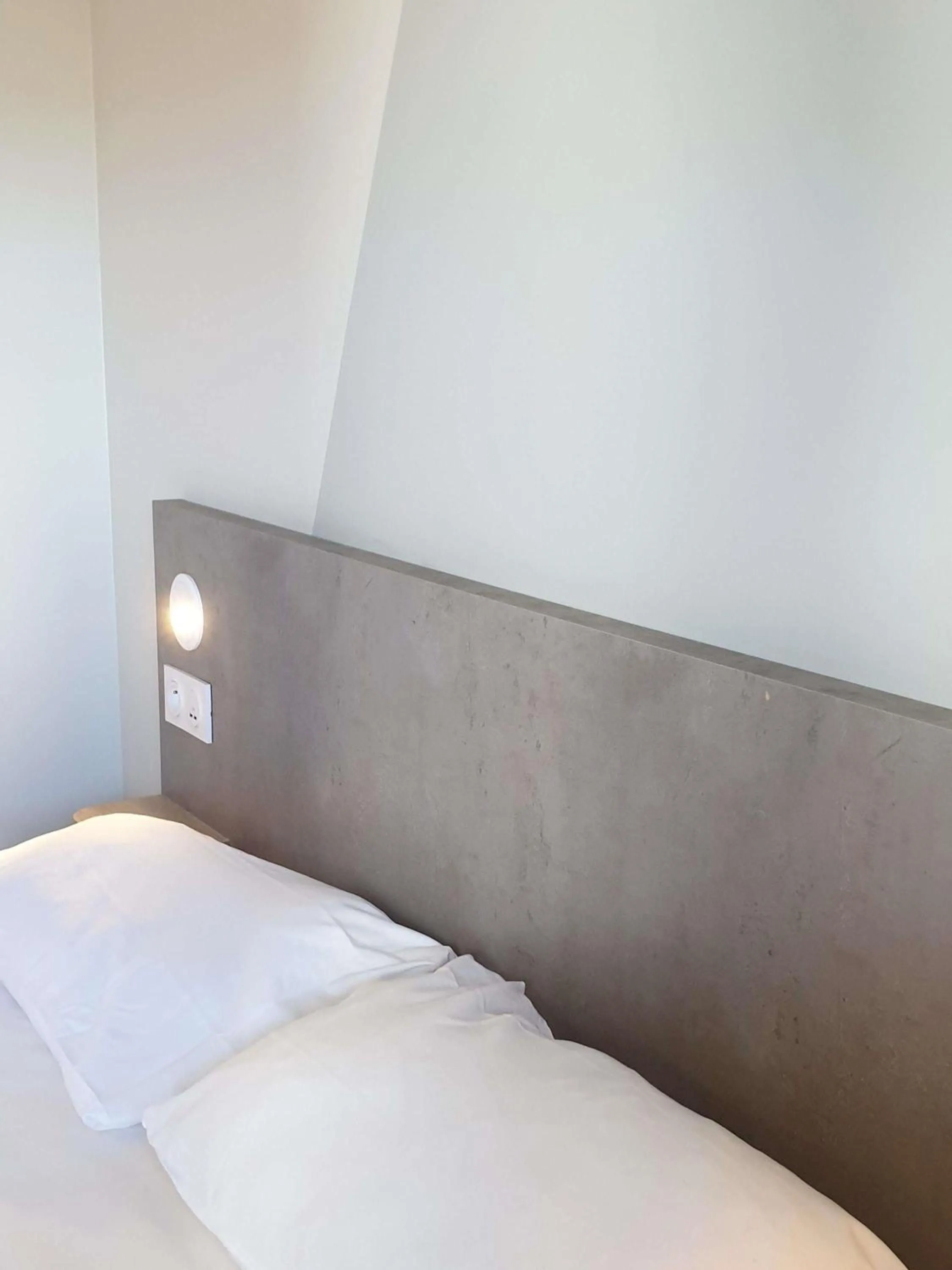 Bedroom, Bed in ibis budget Ciboure St-Jean-Luz