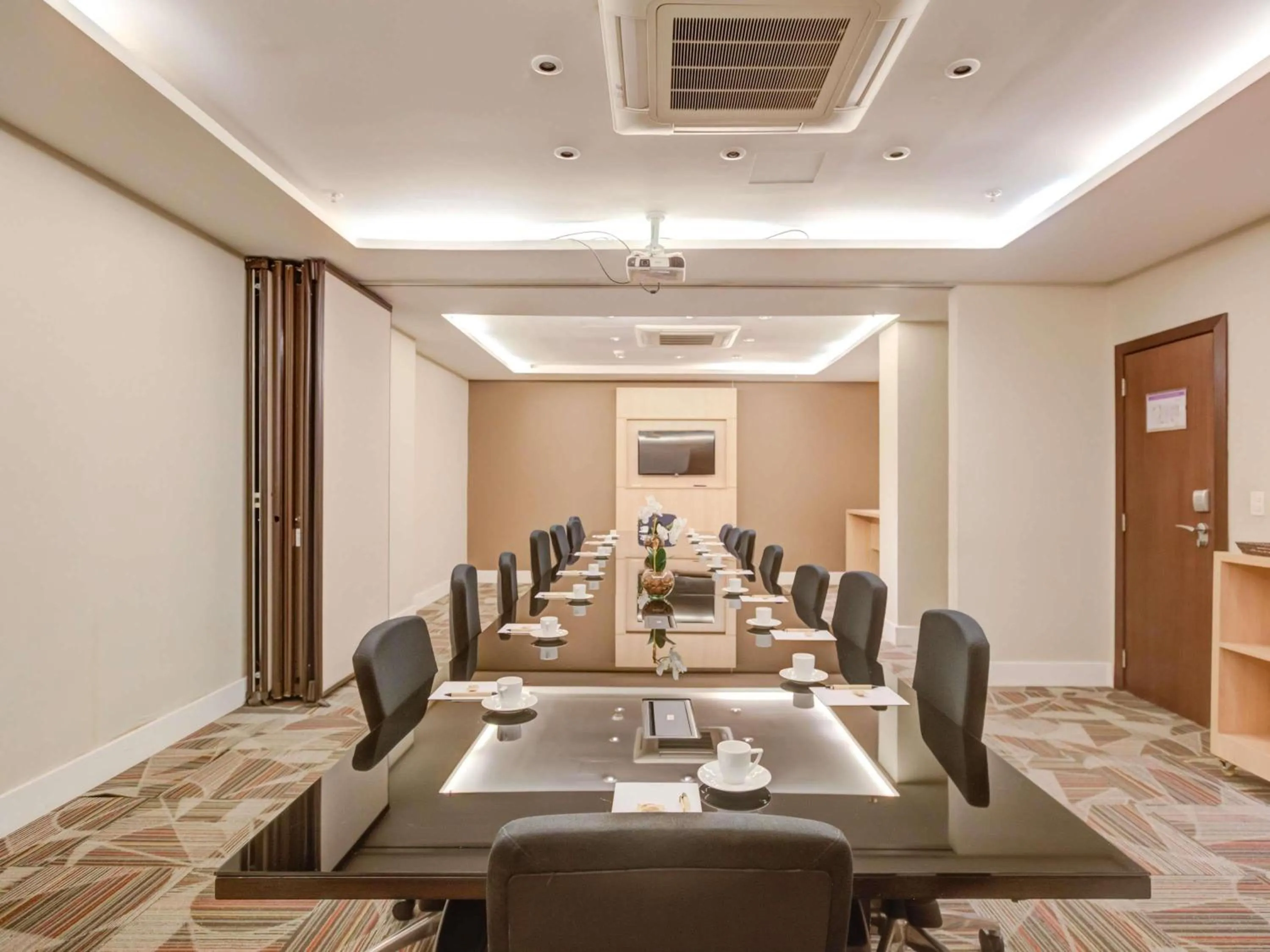 Meeting/conference room in Mercure Rio de Janeiro Barra da Tijuca