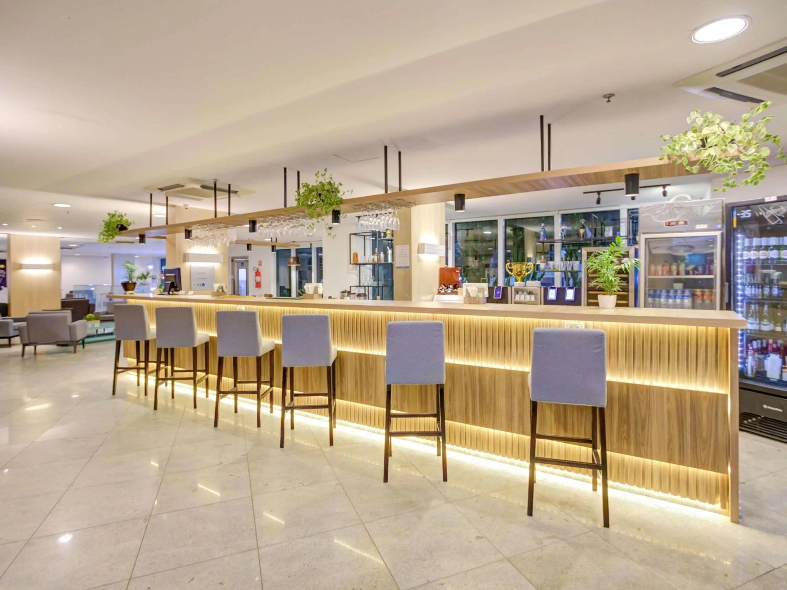 Lounge or bar in Mercure Rio de Janeiro Barra da Tijuca