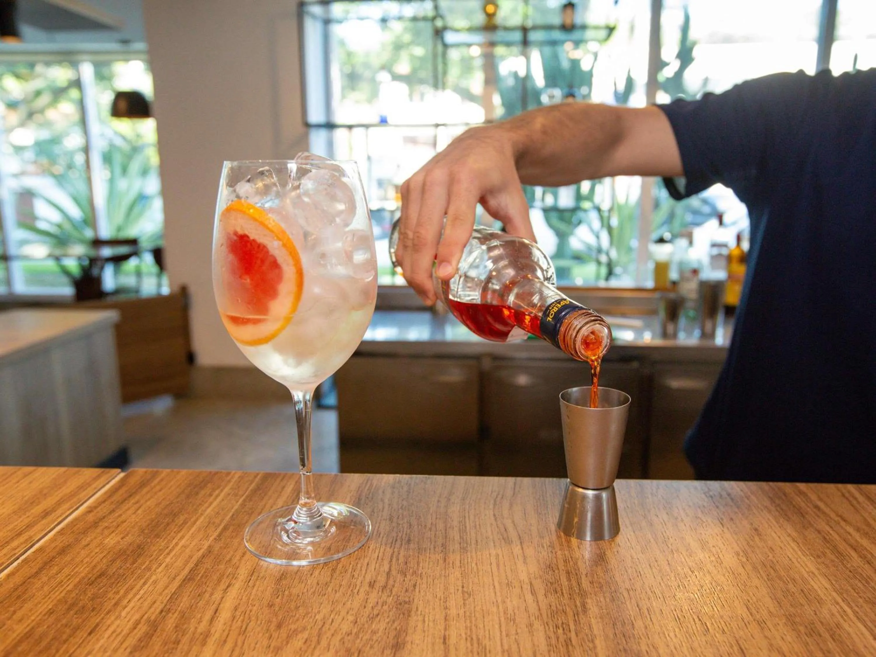 Lounge or bar in Mercure Rio de Janeiro Barra da Tijuca