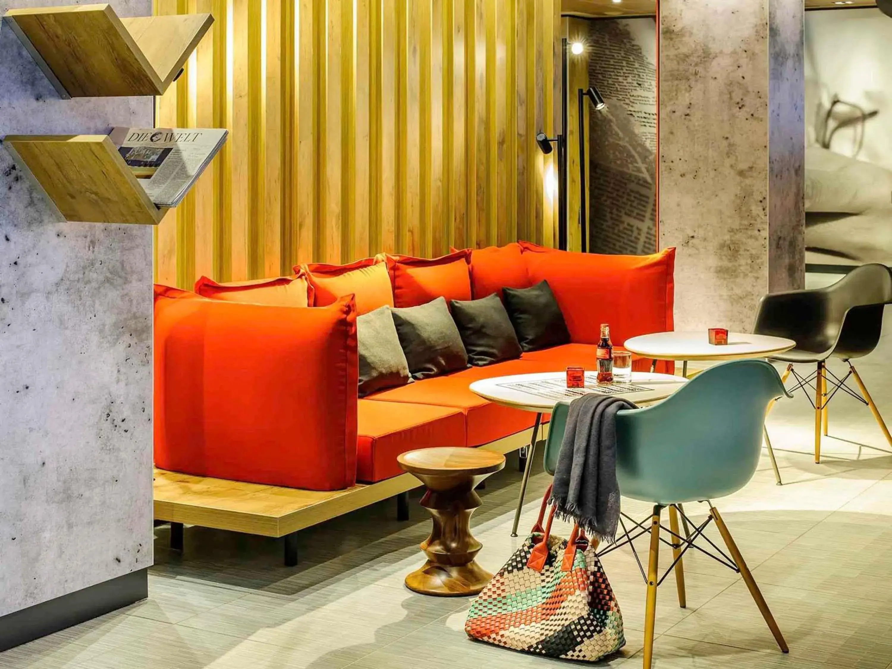 Lounge or bar in Ibis Hamburg City Lounge or bar in Ibis Hamburg City