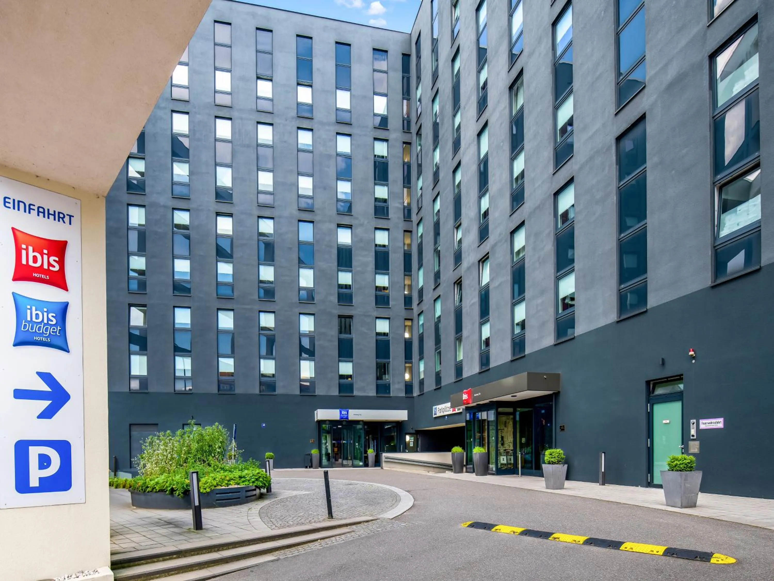 Property building in Ibis Hamburg City