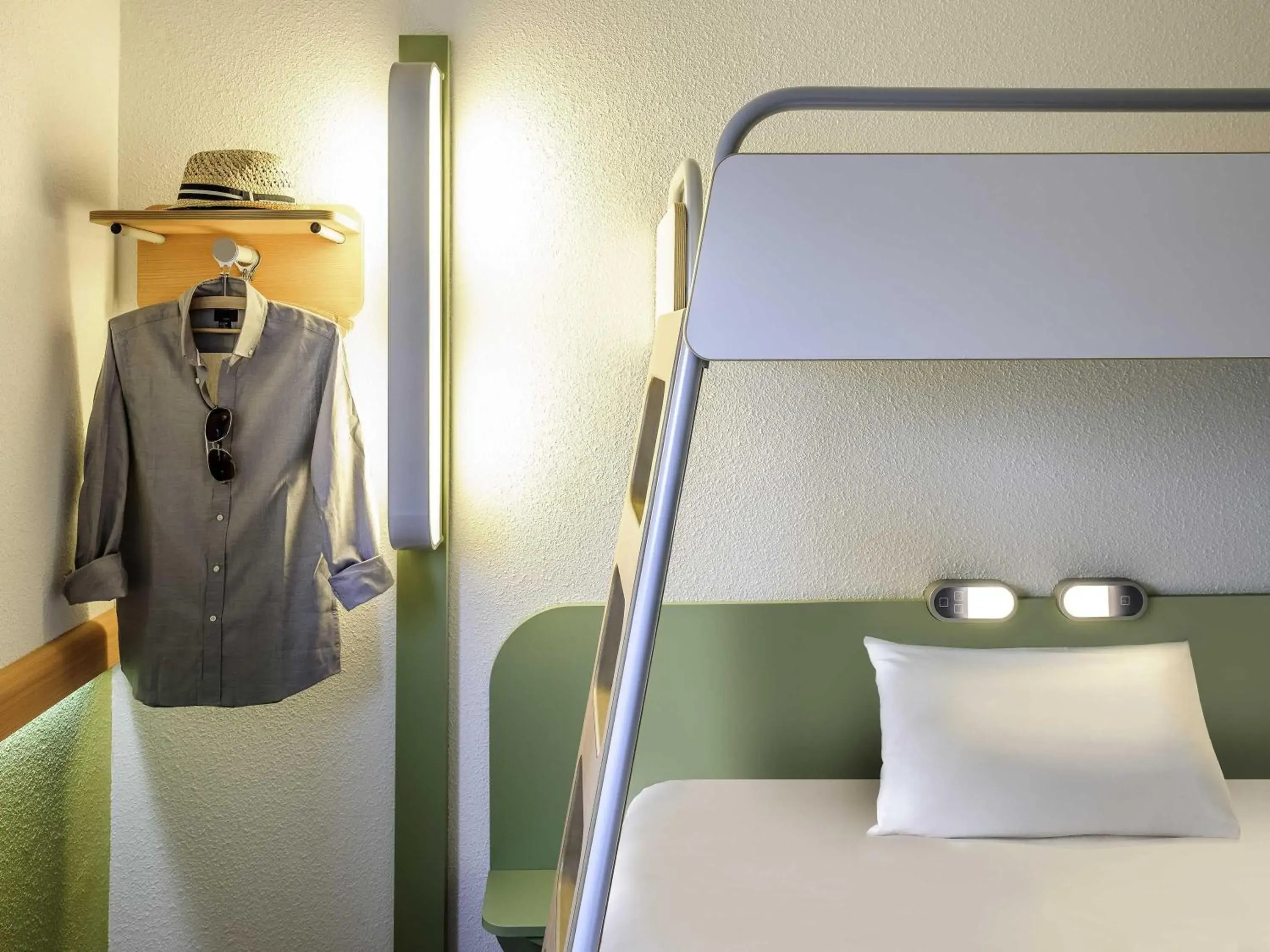 Triple Room with One Double Bed and One Bunk Bed in ibis budget Bordeaux Sud Triple Room with One Double Bed and One Bunk Bed in ibis budget Bordeaux Sud