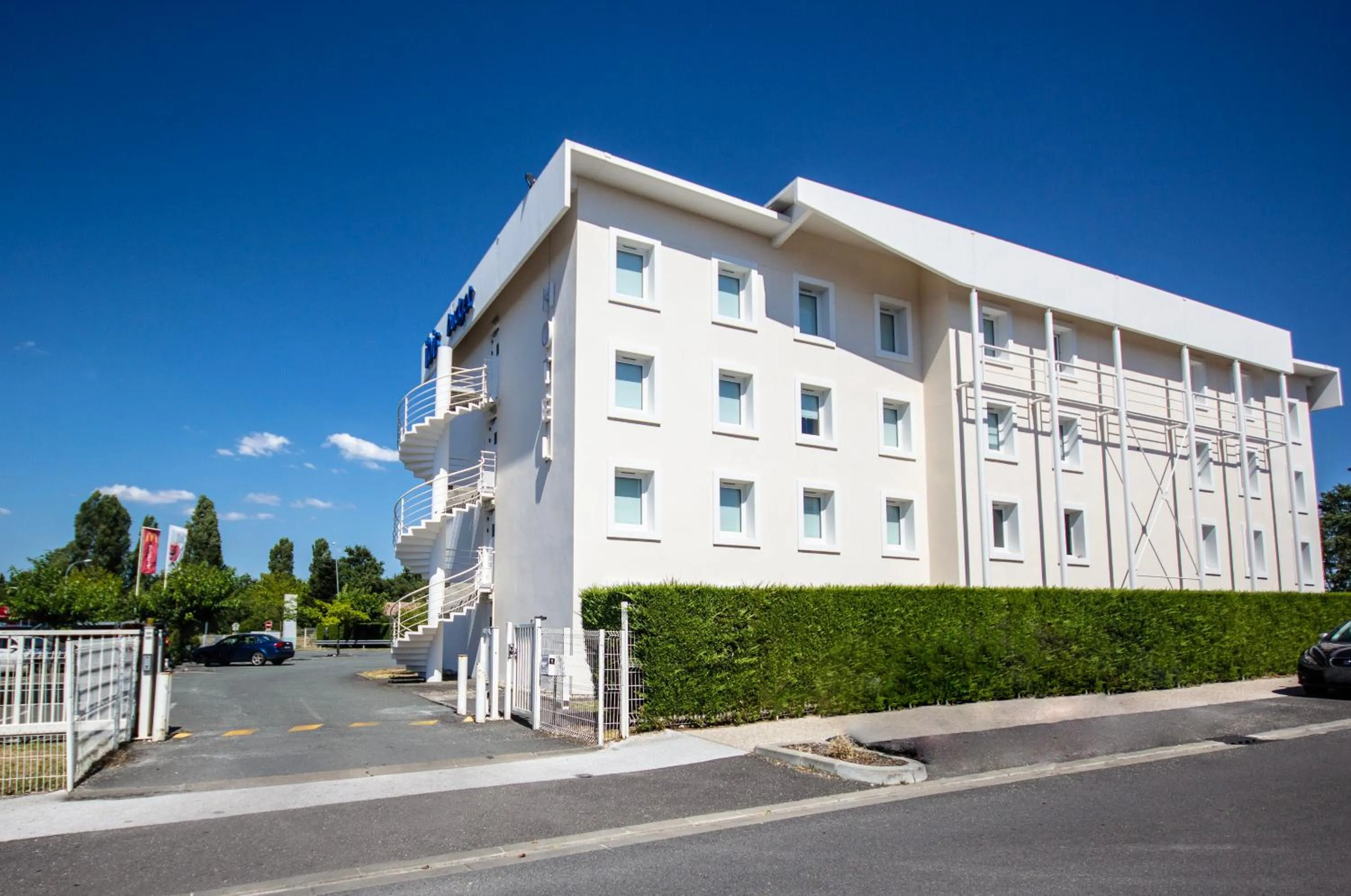 Property building in ibis budget Bordeaux Sud