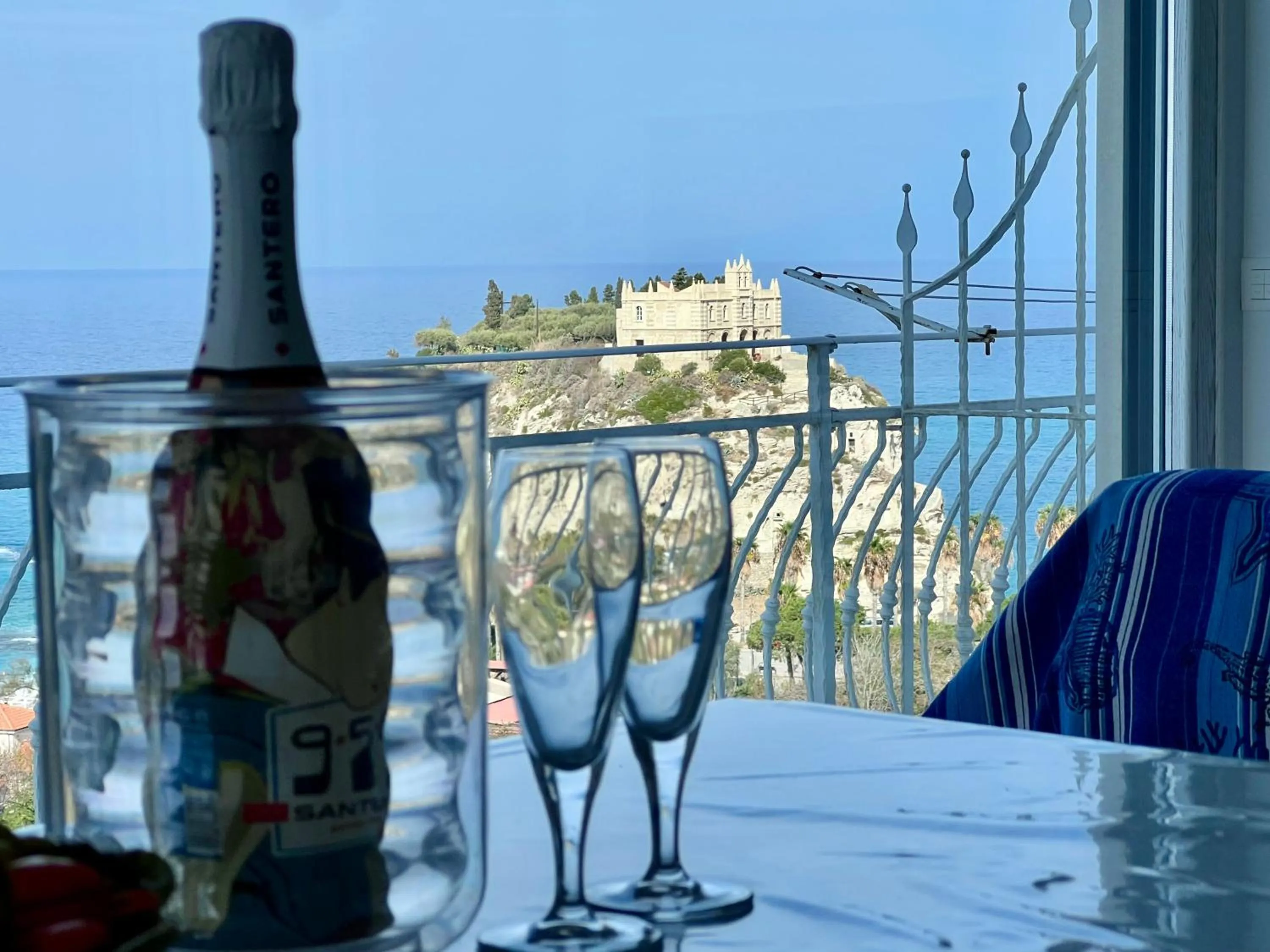 Property building in Bella Tropea Suite