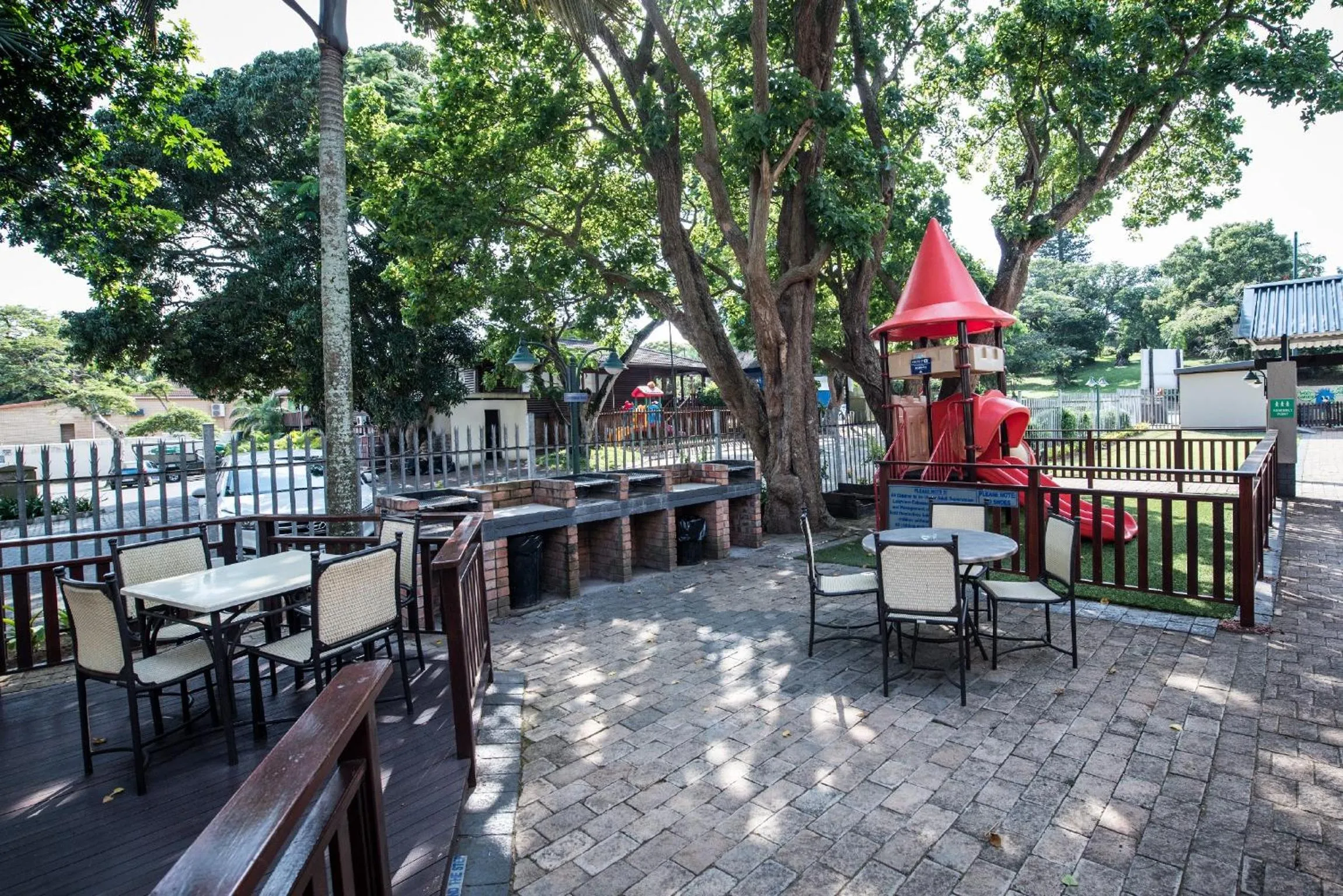 BBQ facilities in First Group Lake View Cabanas