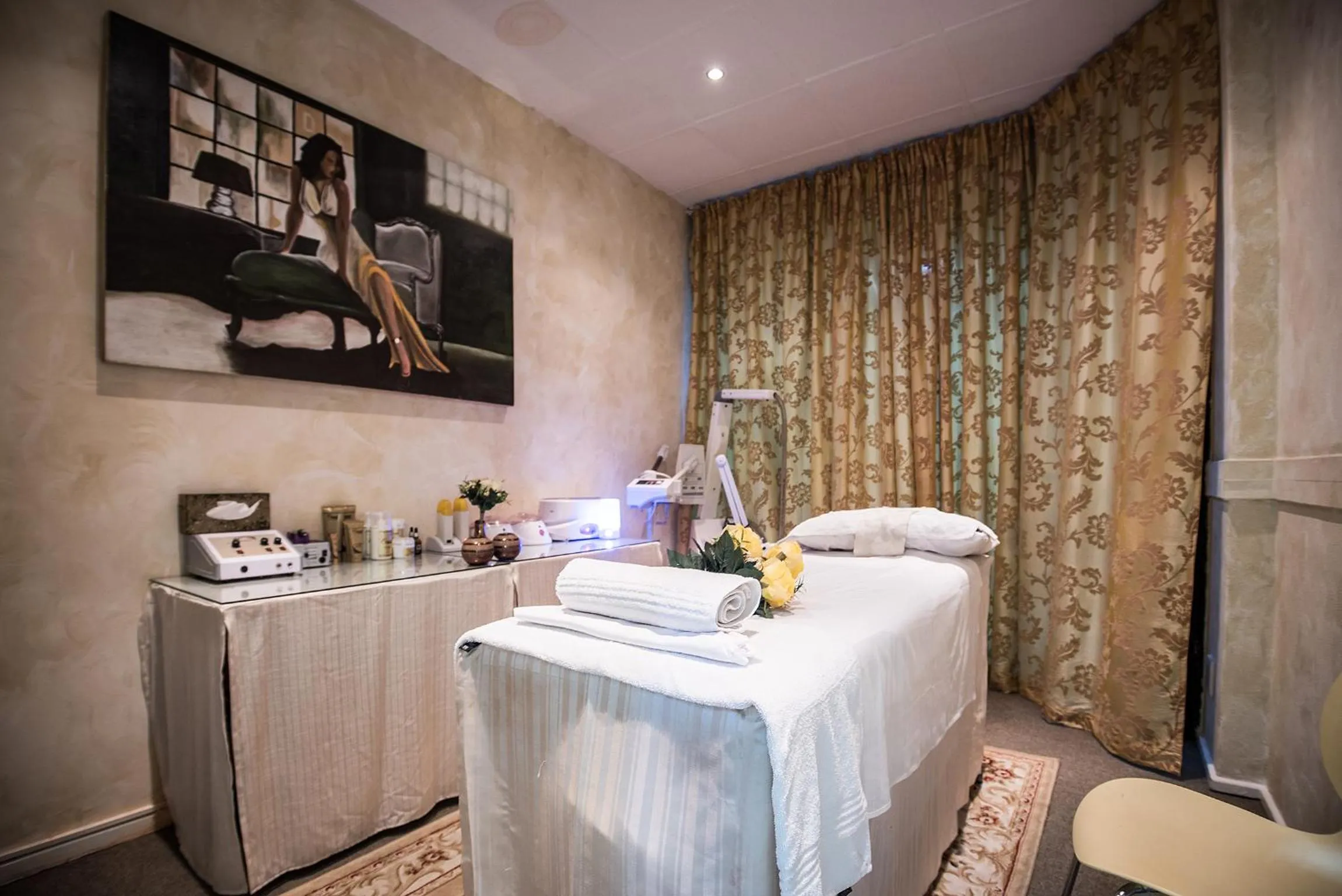 Massage, Bed in First Group Margate Sands
