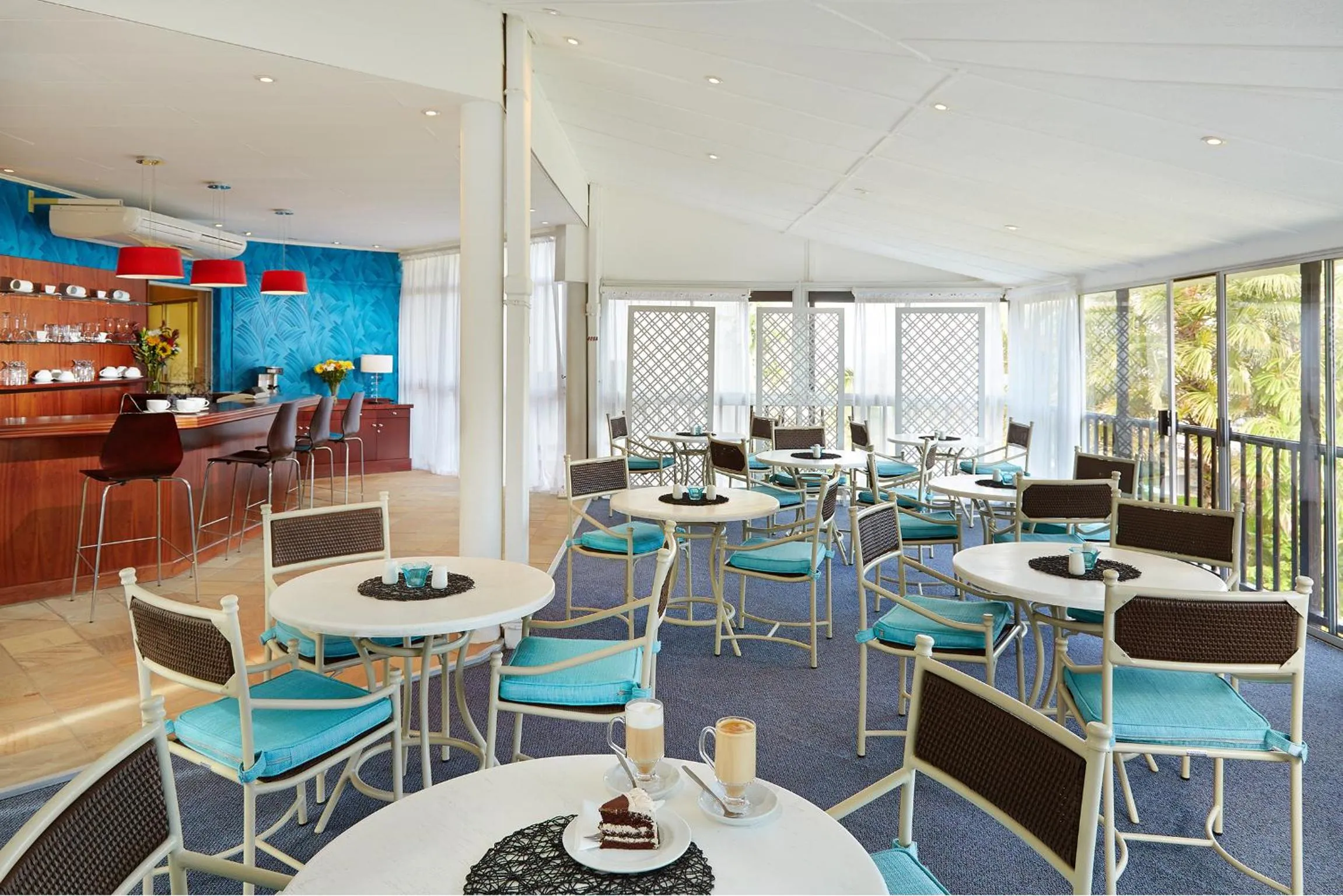 Restaurant/places to eat in First Group La Cote D'Azur