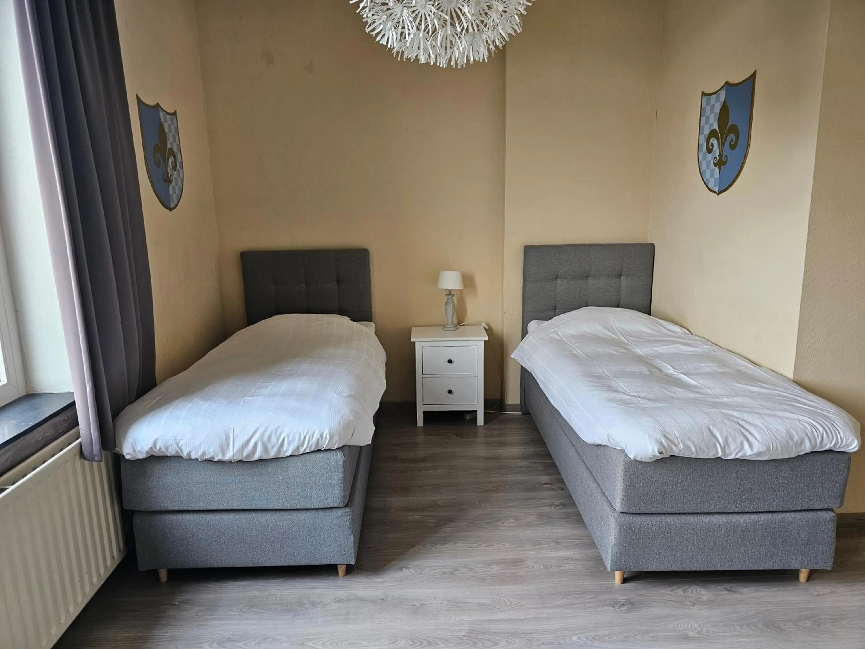 Bed in Hotel le Bonheur