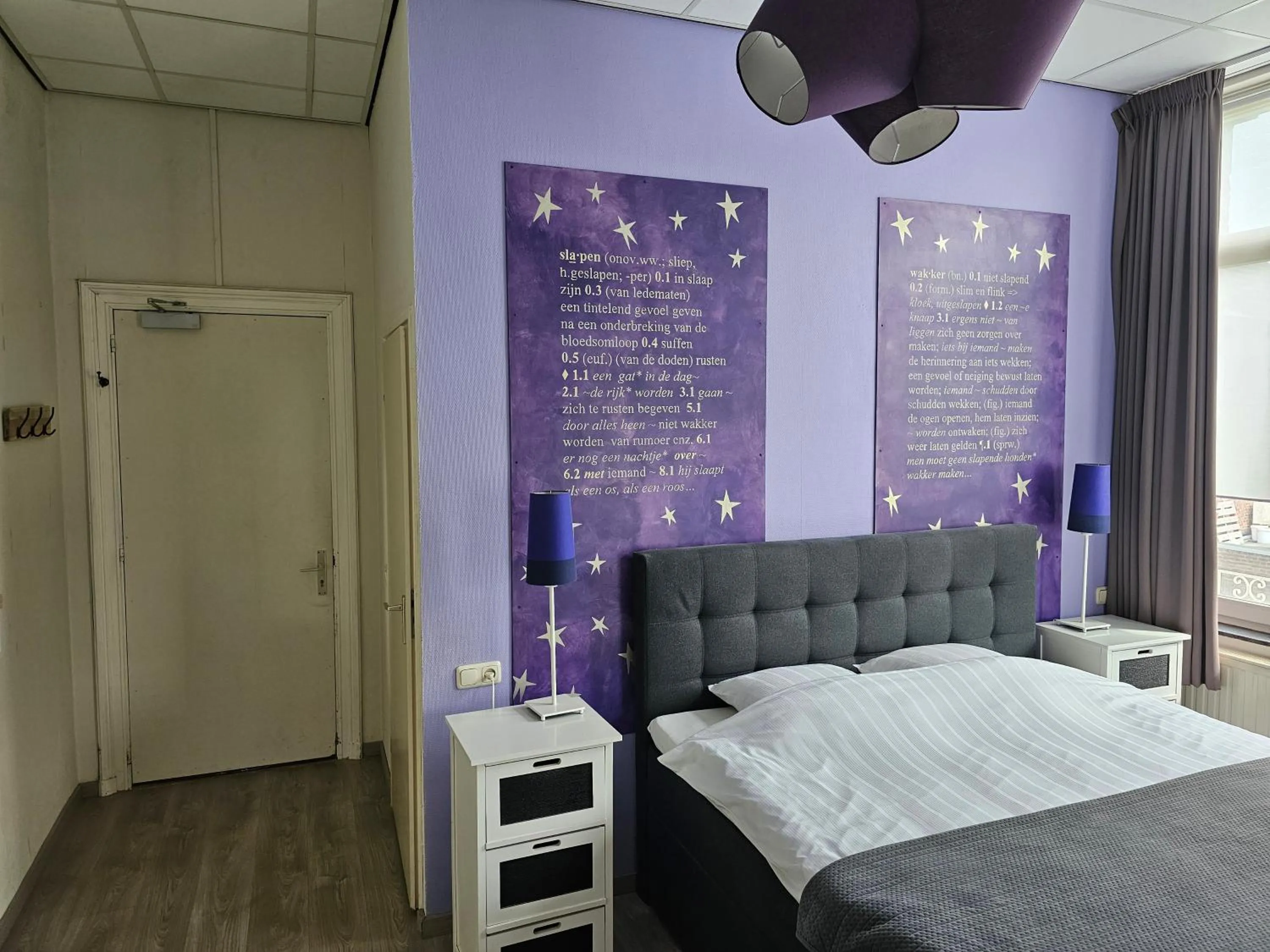 Bed in Hotel le Bonheur