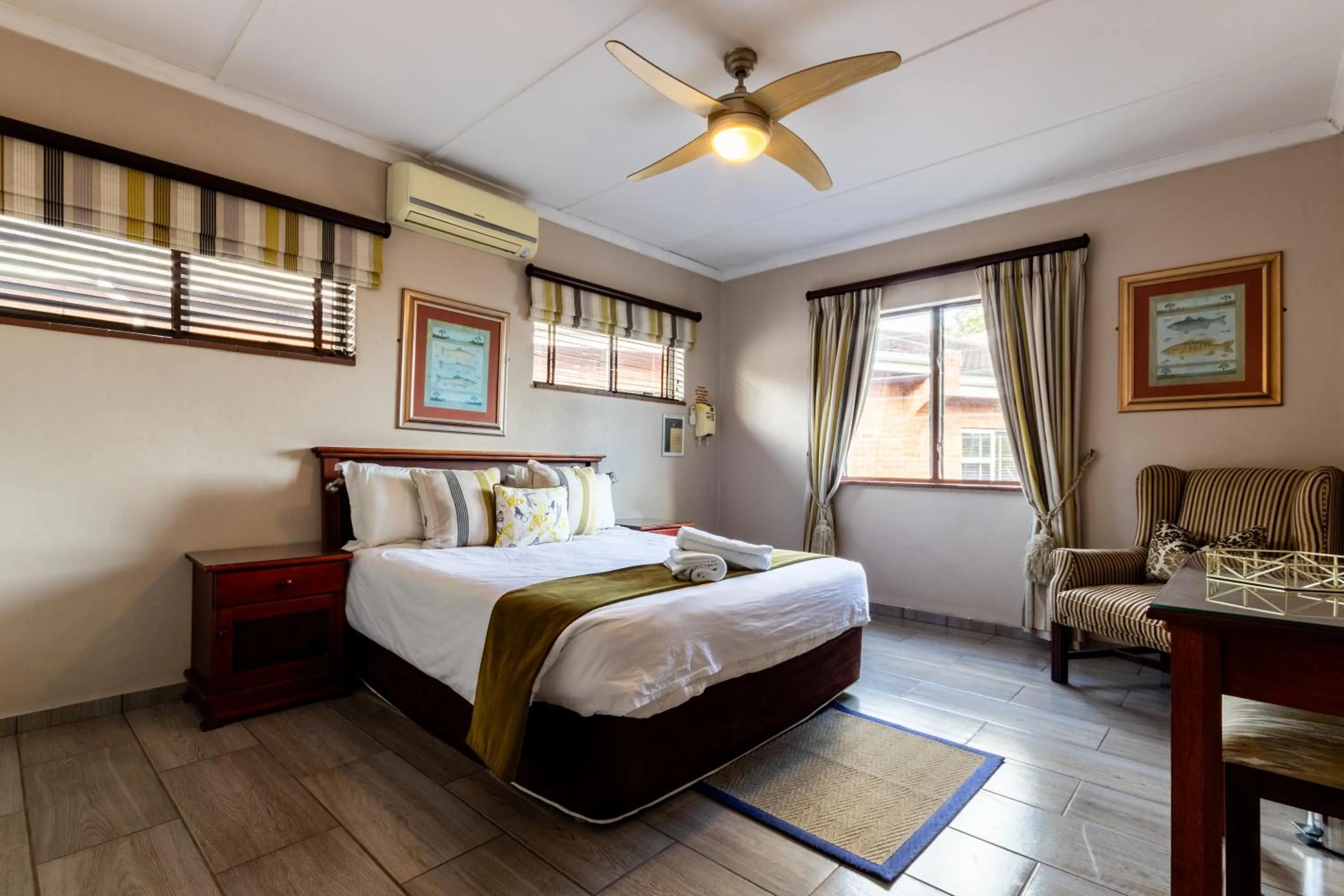 Bed in Perna Perna Lodge St Lucia