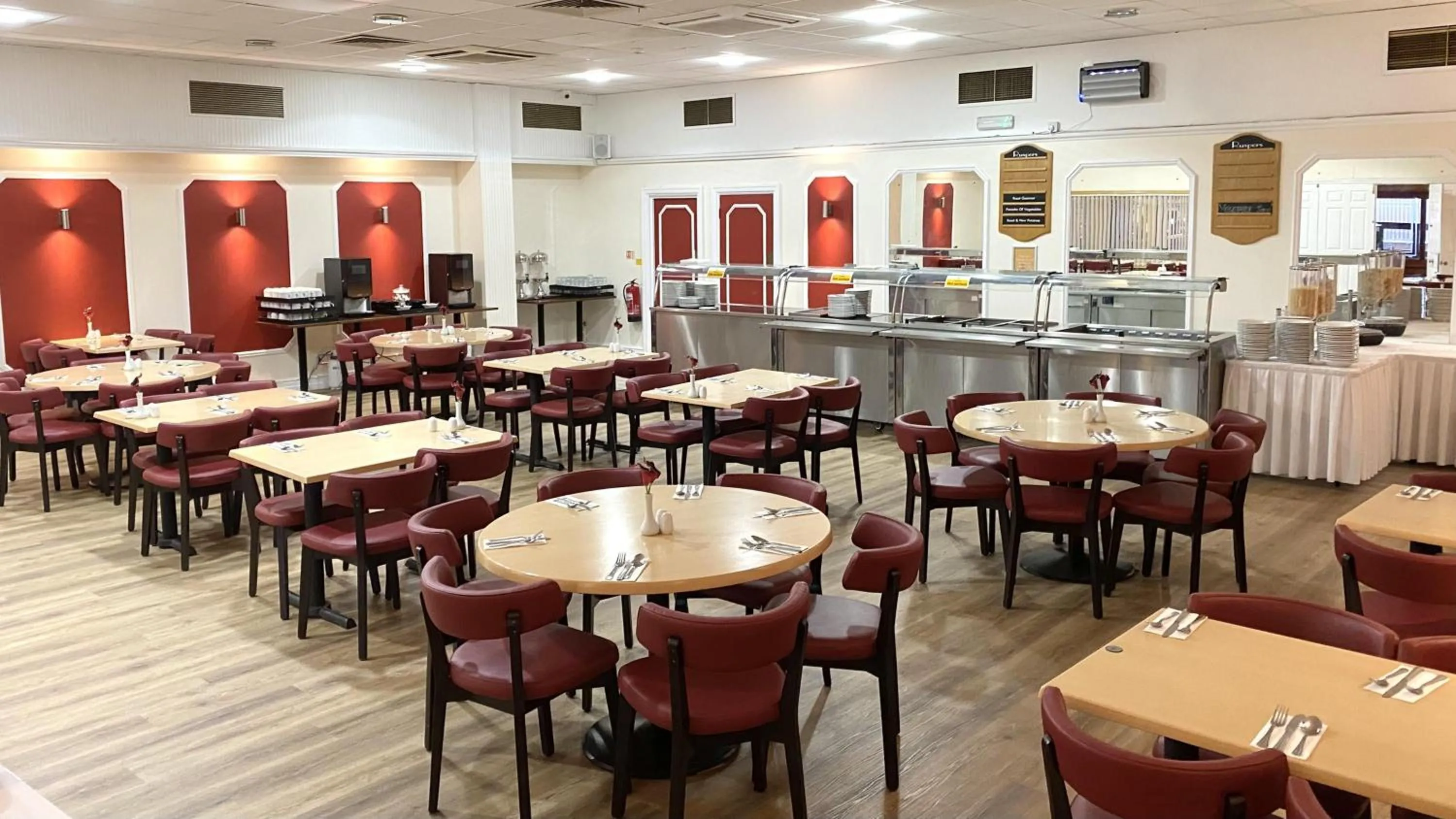 Restaurant/places to eat in Russ Hill Hotel