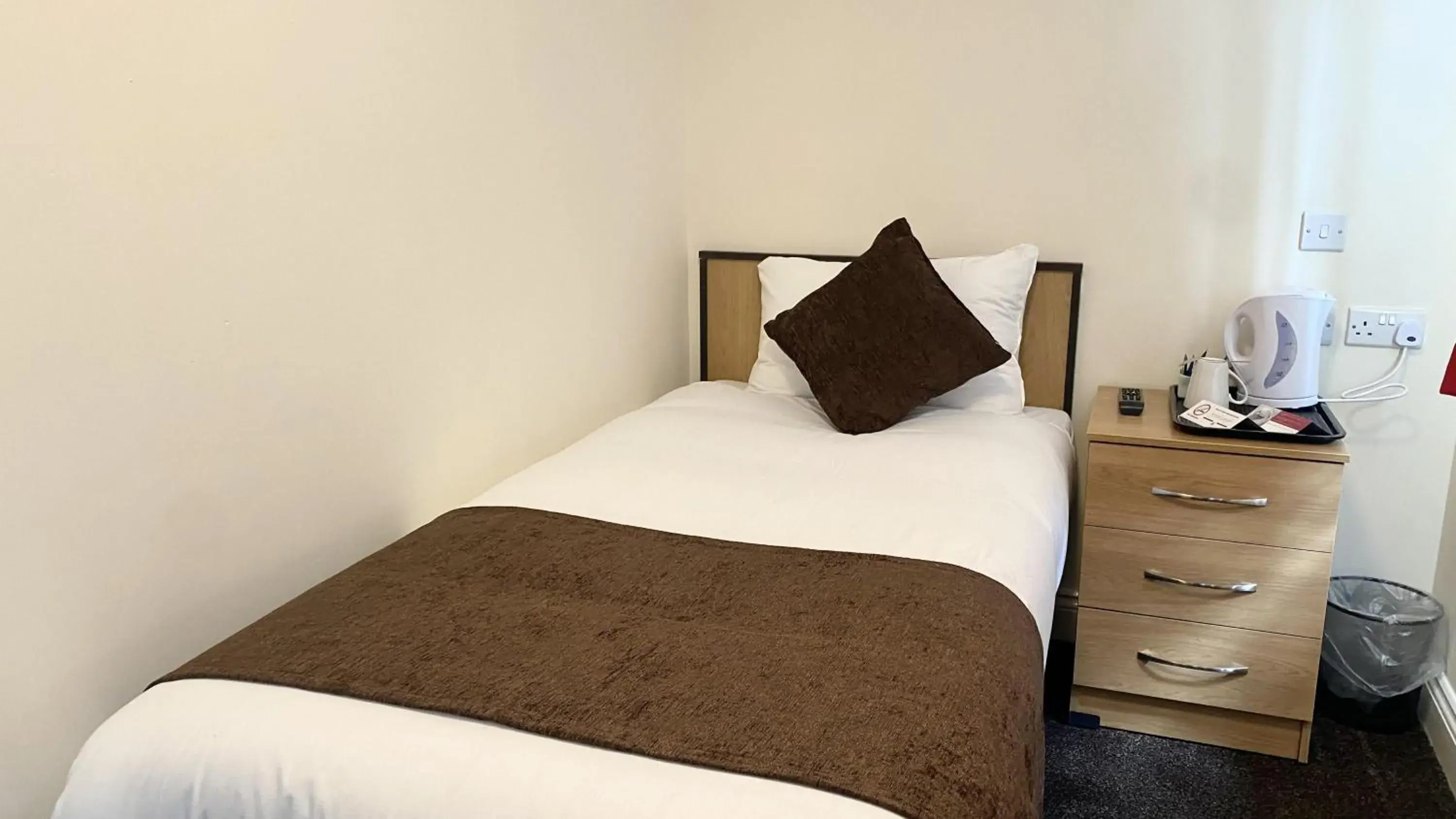 Bed in Russ Hill Hotel Bed in Russ Hill Hotel