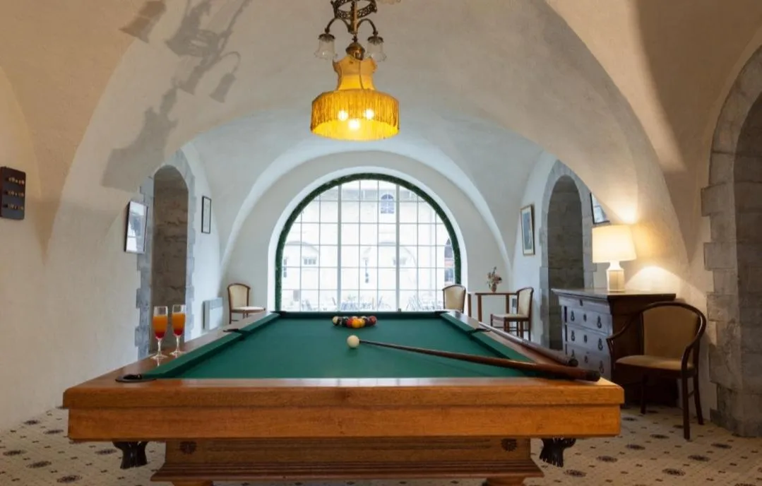 Billiard in Château de Bournel