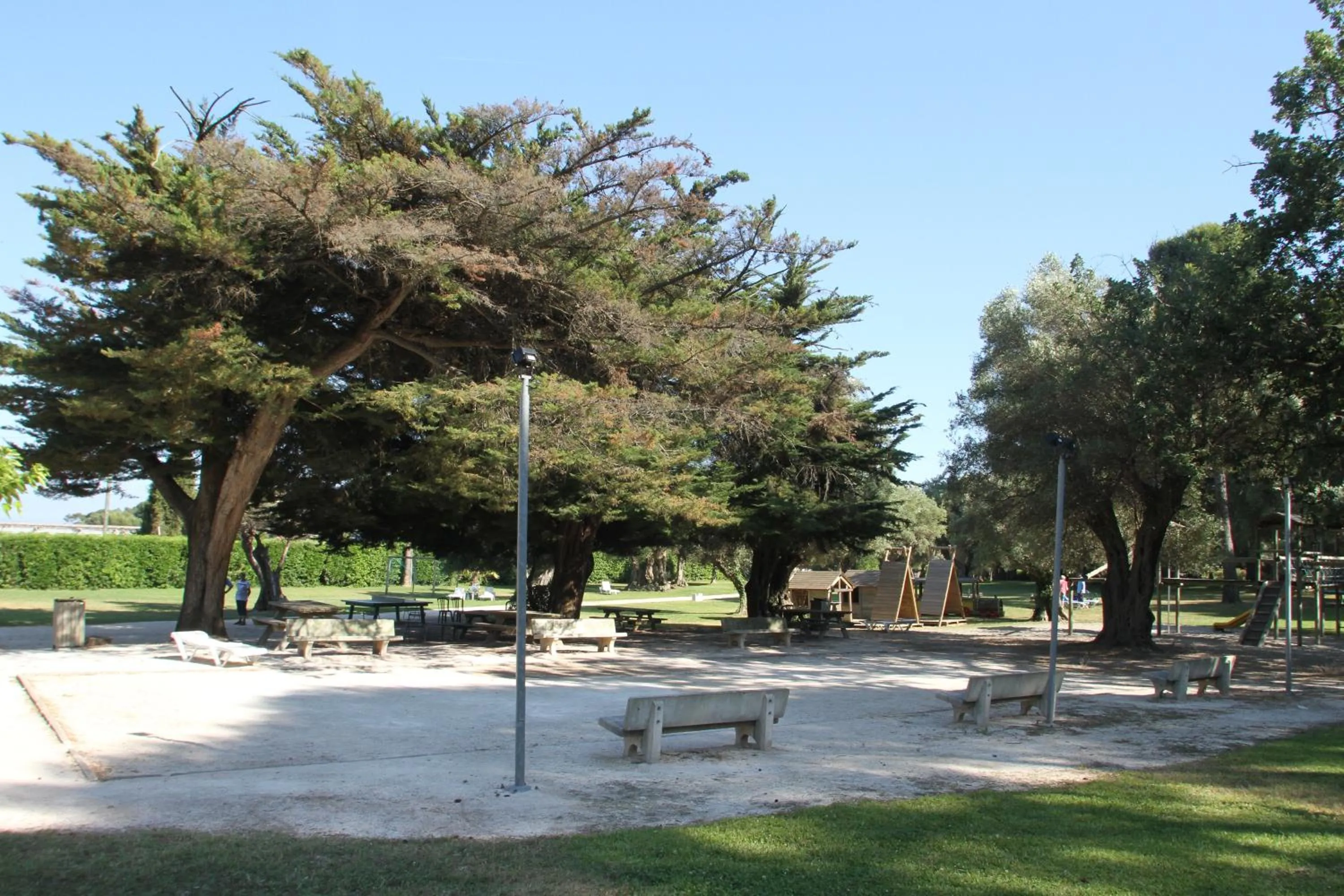 Garden in Hôtel Club la Font des Horts