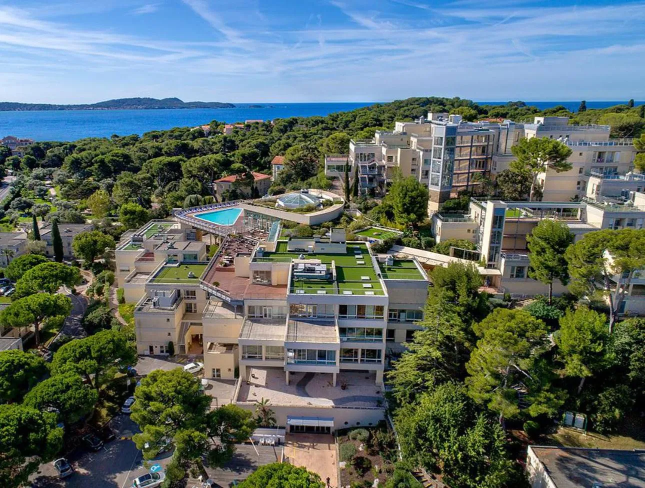 Property building in Hôtel Club la Font des Horts