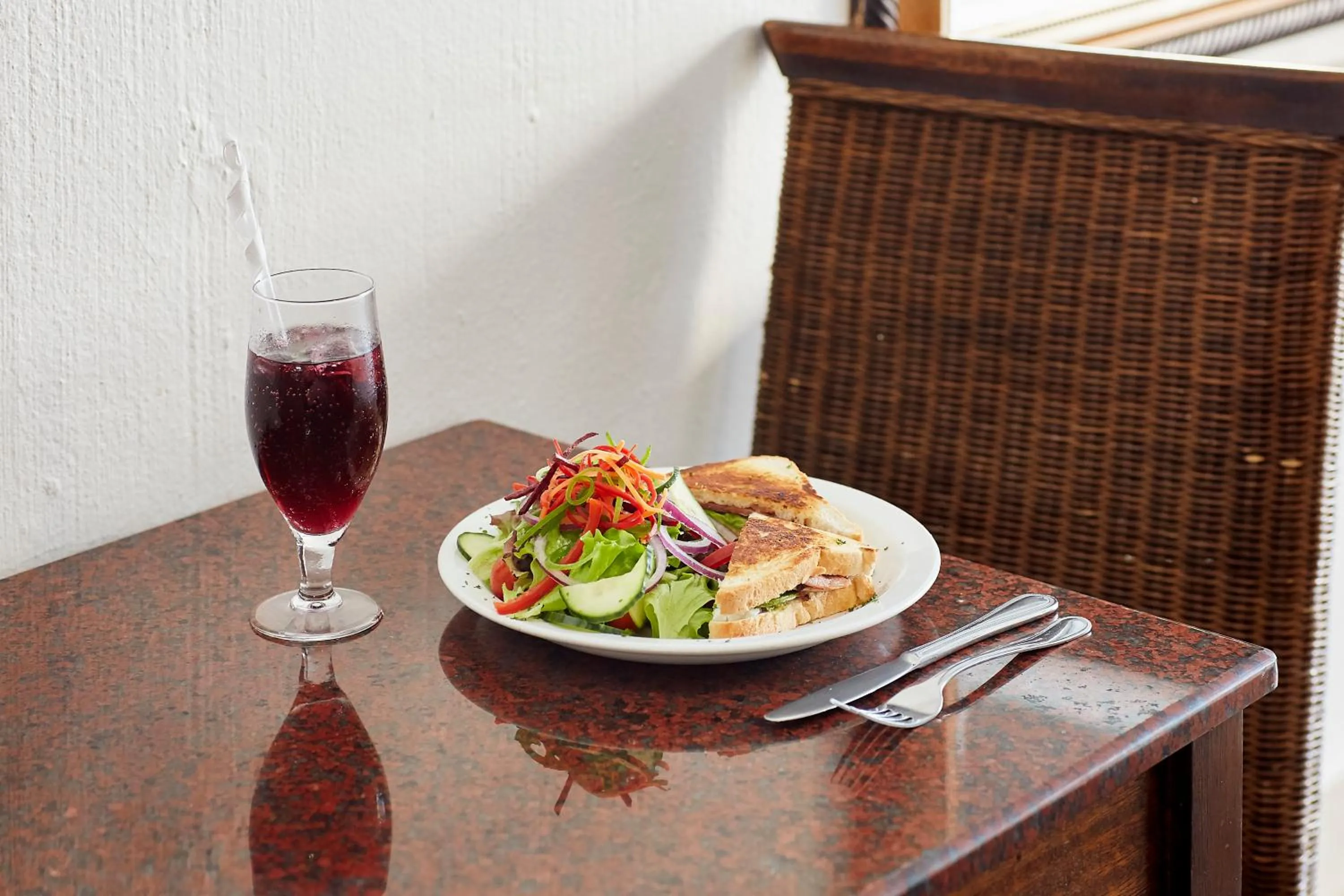 Food and drinks in First Group La Montagne