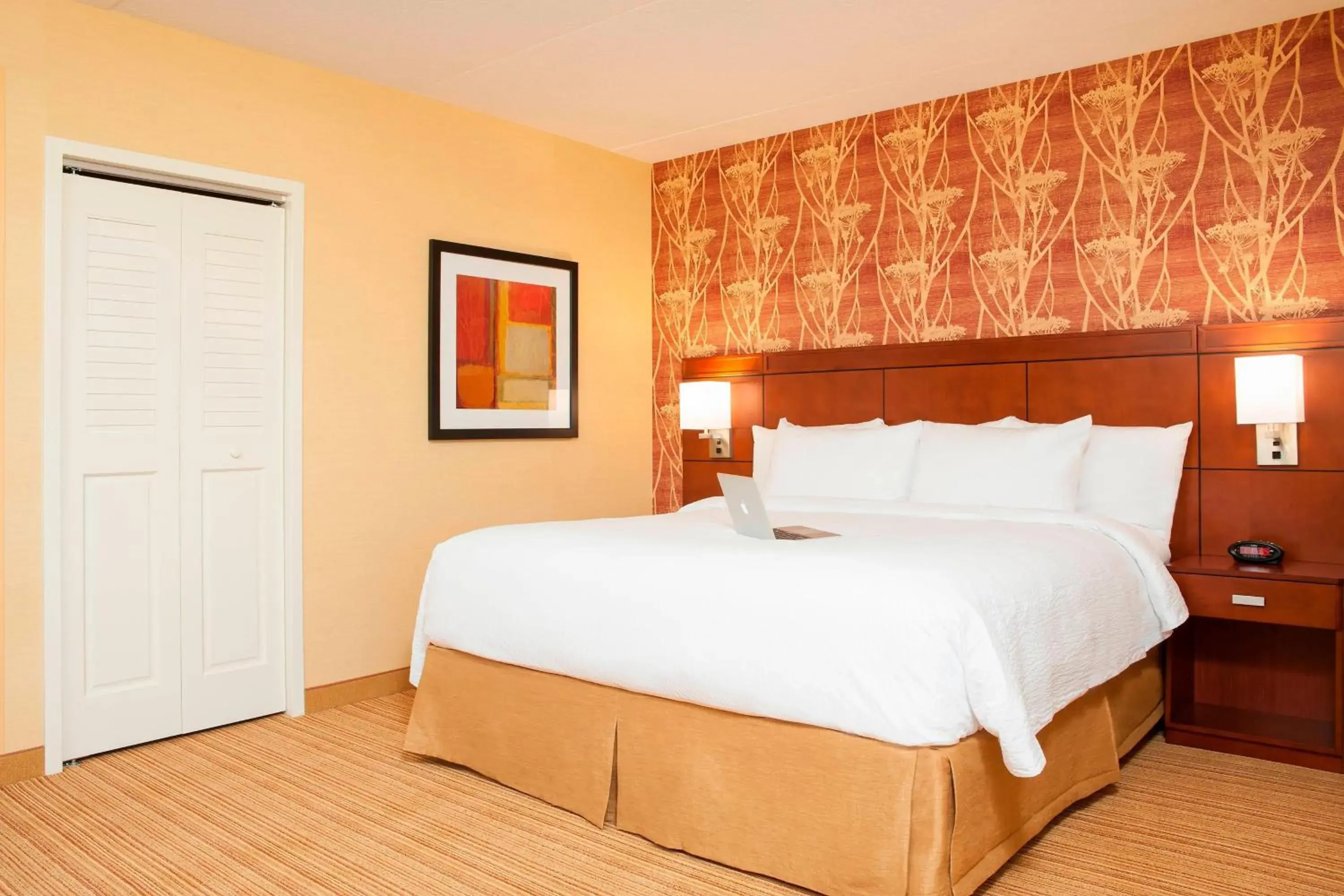 One-Bedroom King Suite with Sofa Bed - City View in Courtyard Peoria Downtown One-Bedroom King Suite with Sofa Bed - City View in Courtyard Peoria Downtown