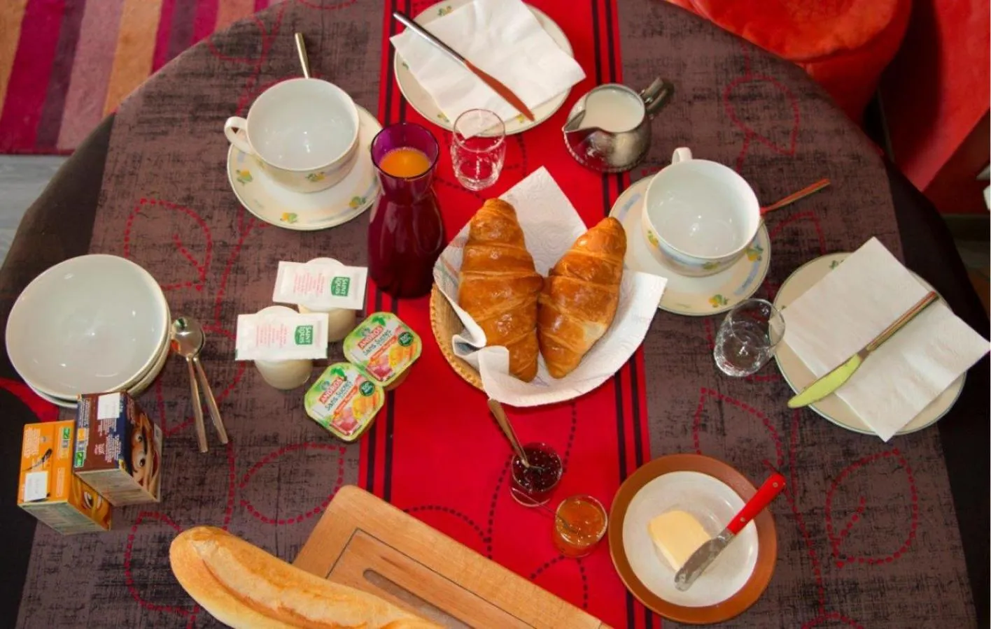 Breakfast in Chambre d'Amis - Chambres d'Hôtes-B&B-Guest House