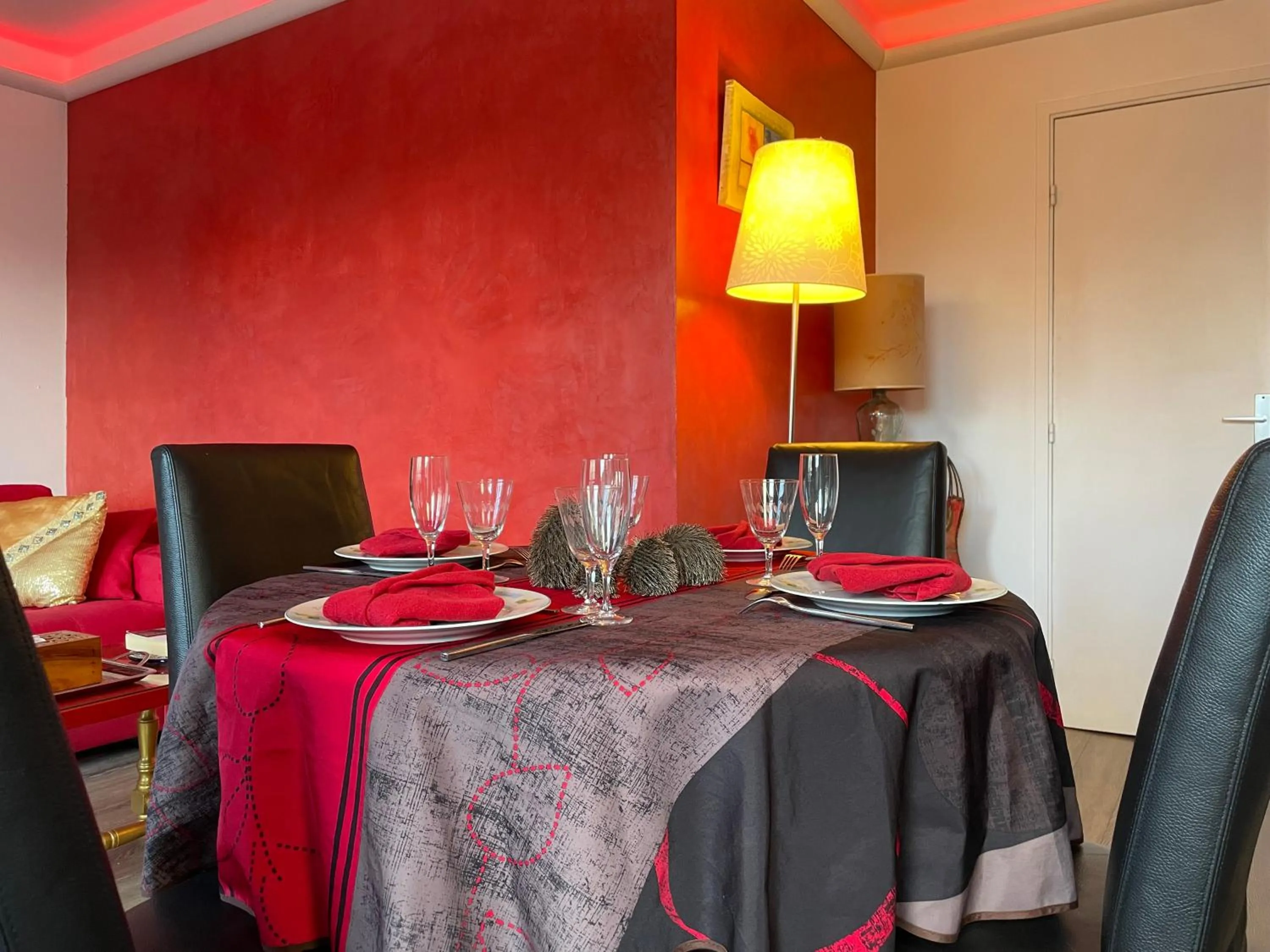 Restaurant/places to eat in Chambre d'Amis - Chambres d'Hôtes-B&B-Guest House