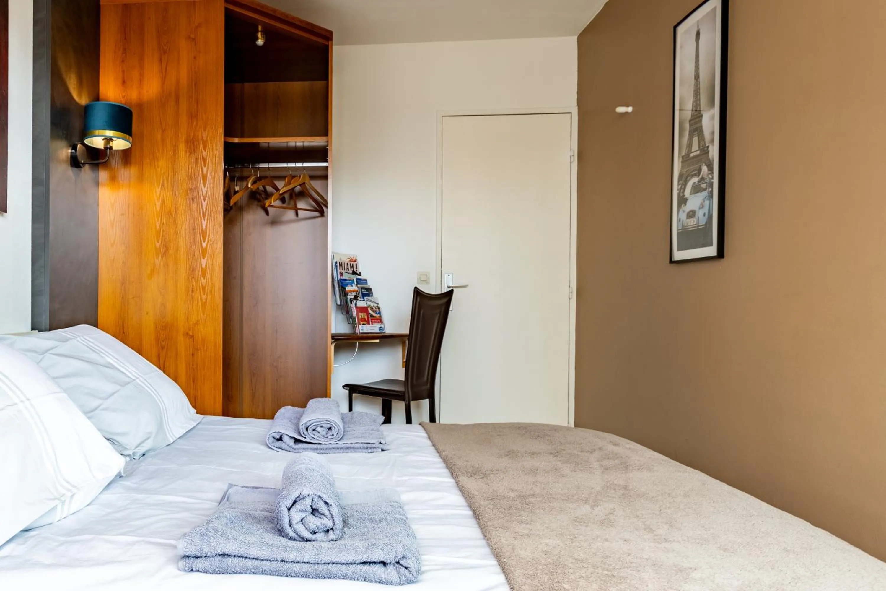 Bed in Chambre d'Amis - Chambres d'Hôtes-B&B-Guest House