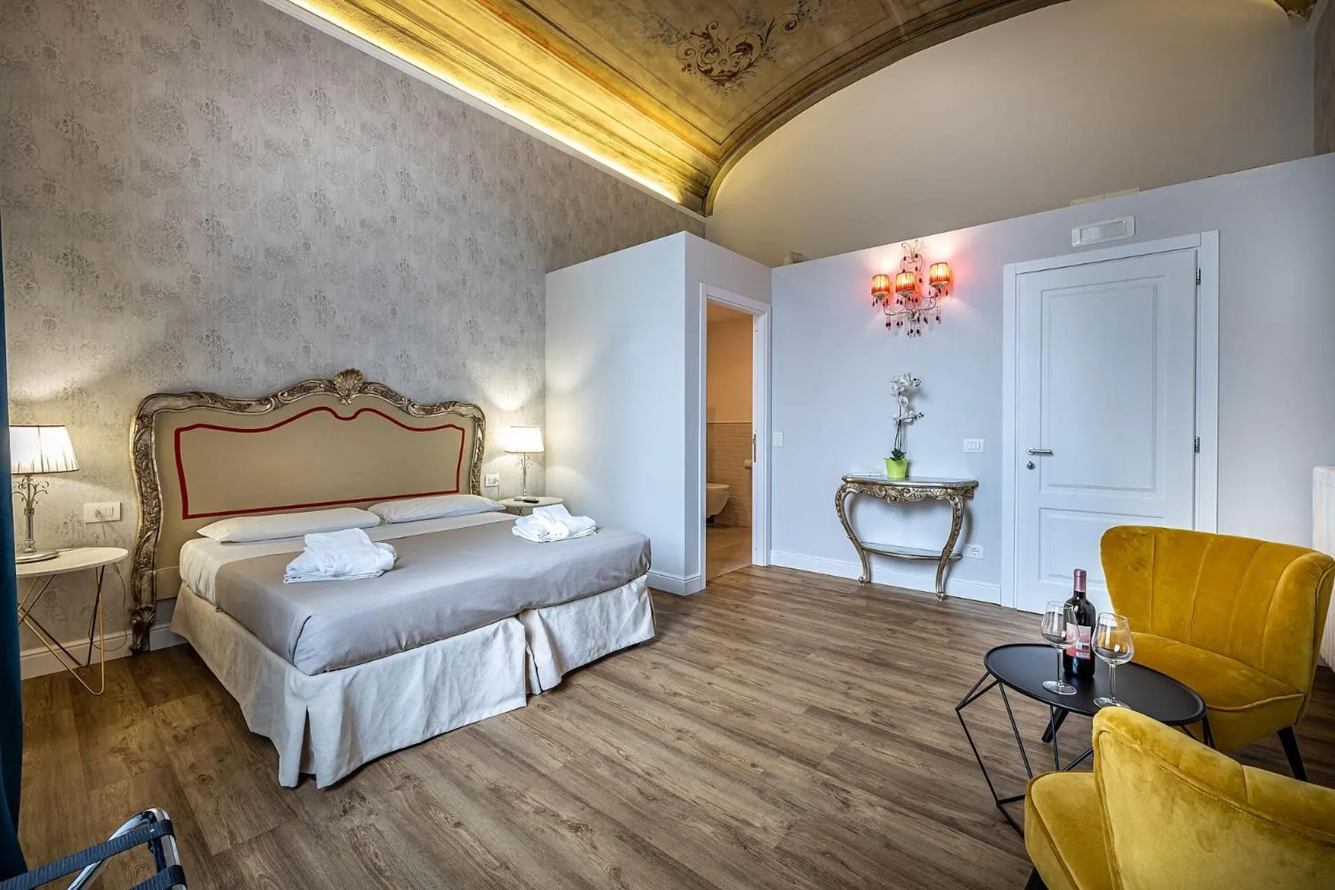 Photo of the whole room, Bed in Residenza D'Epoca Al Numero 8