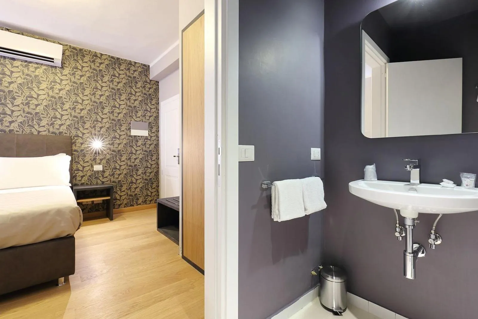 Bathroom, Bed in Residenza D'Epoca Al Numero 8