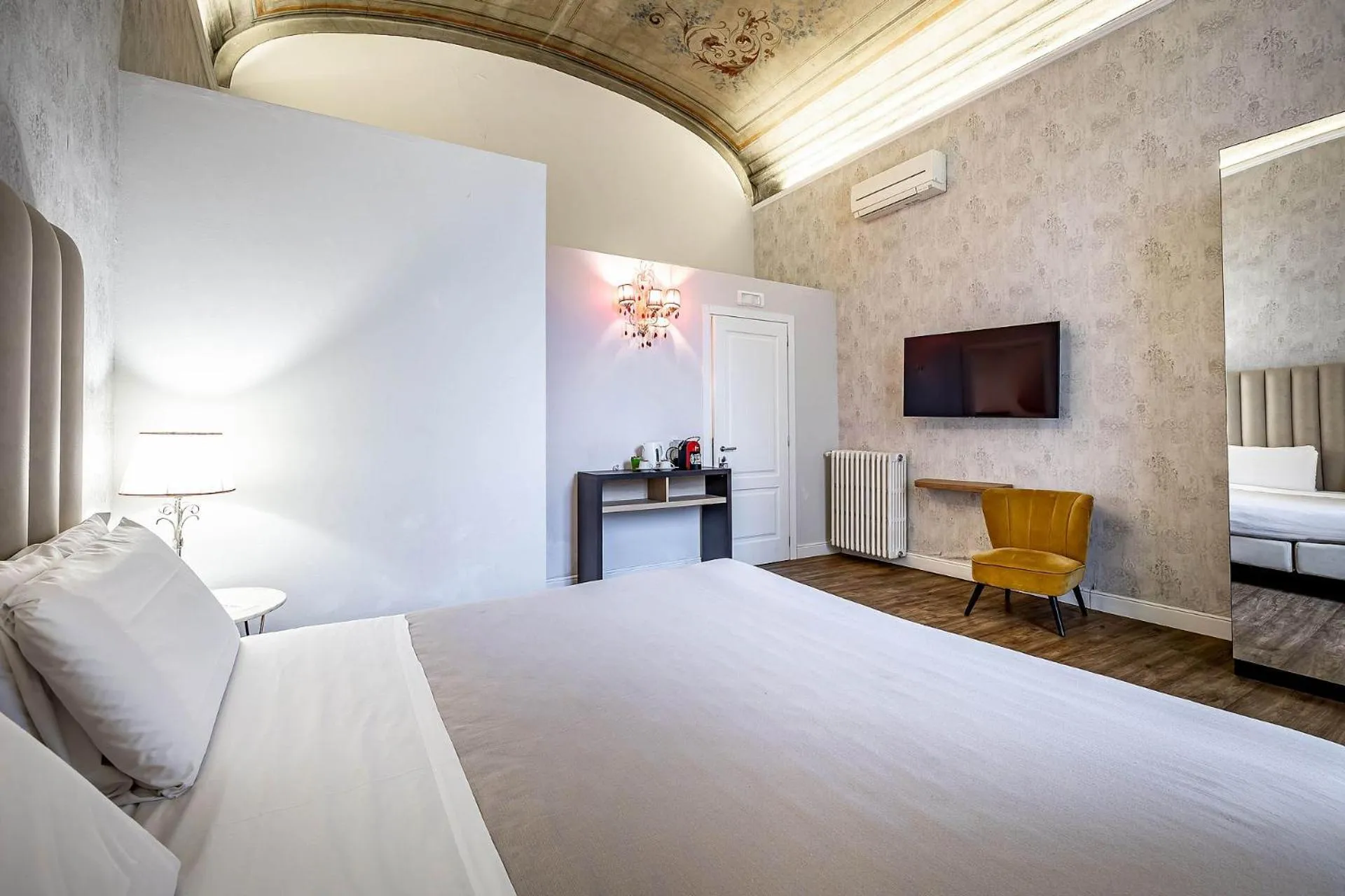 TV and multimedia, Bed in Residenza D'Epoca Al Numero 8