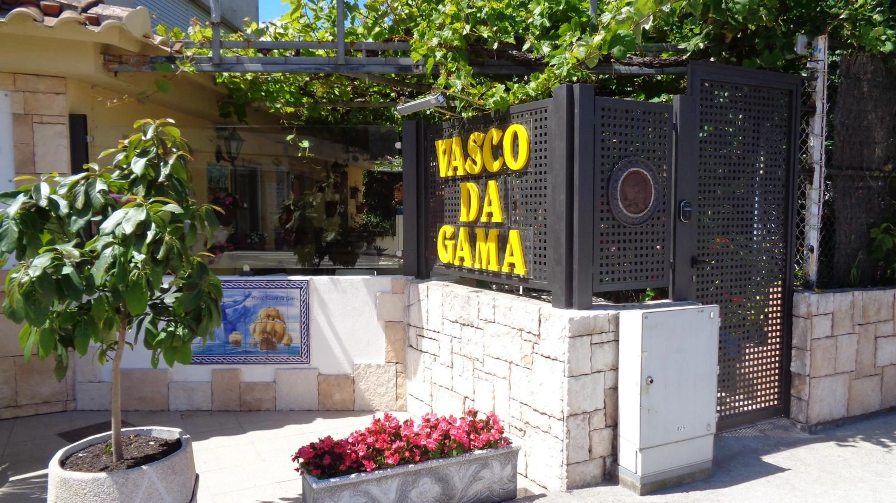 Logo/Certificate/Sign in Hotel Vasco Da Gama