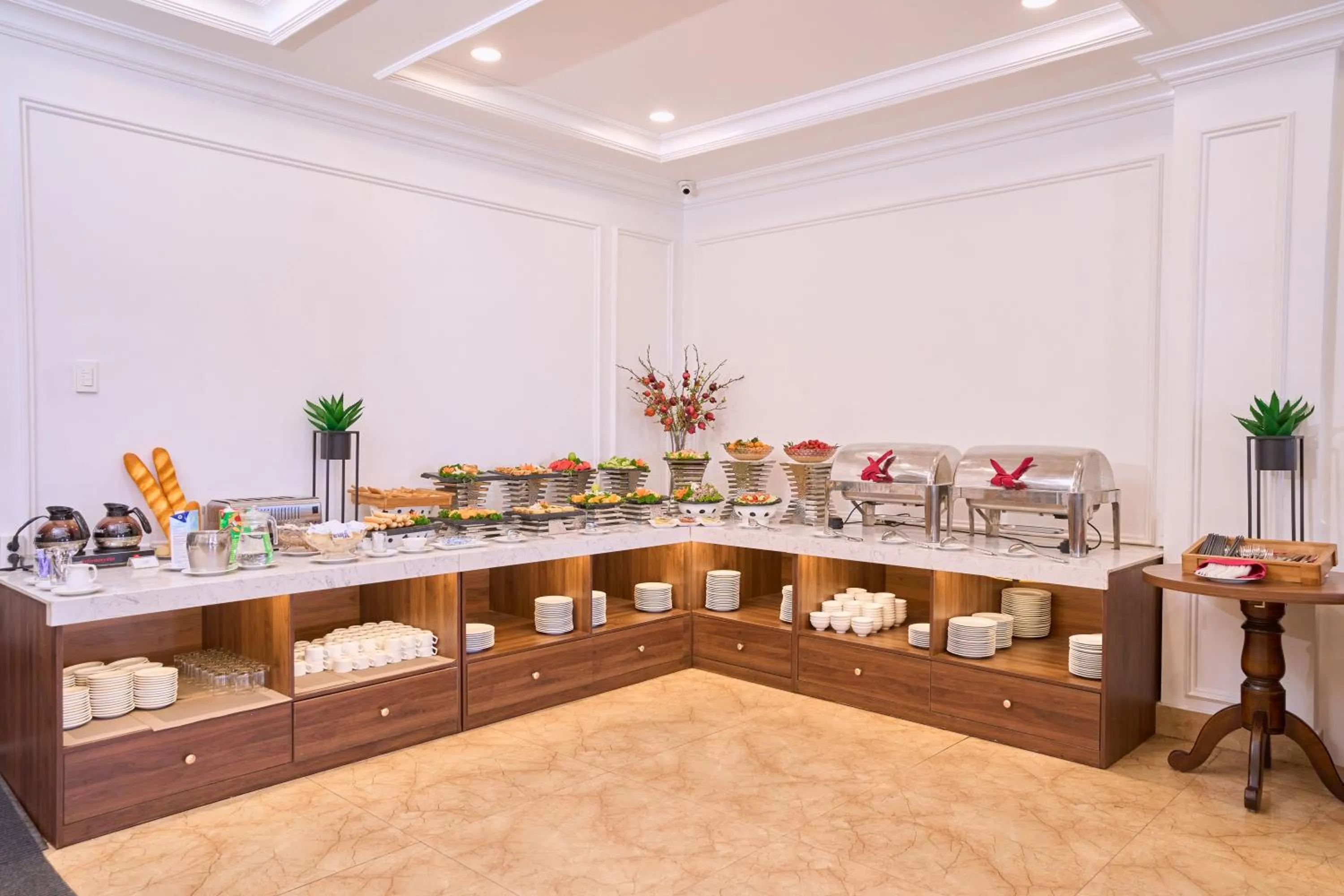 Restaurant/places to eat in Le Haute Hotel Hai Phong