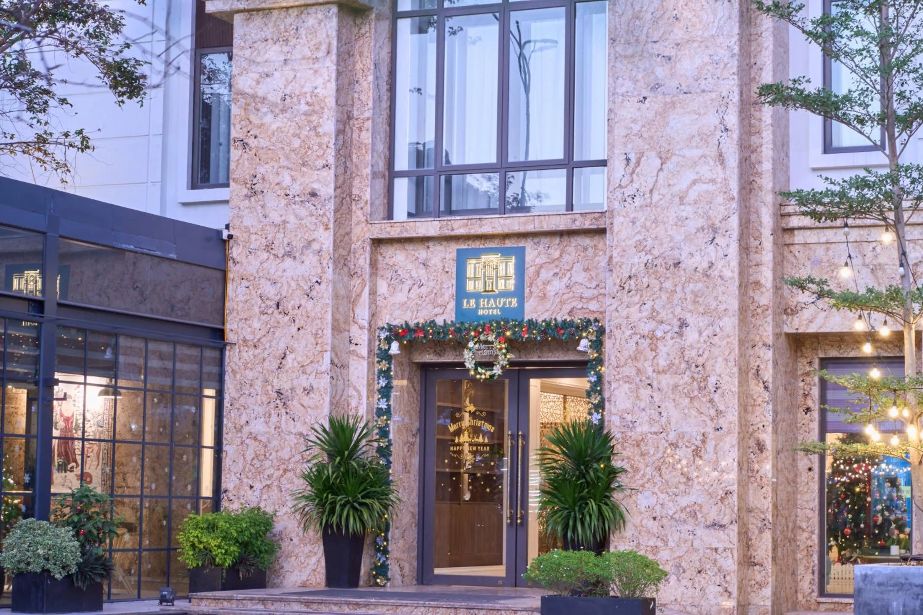 Property building in Le Haute Hotel Hai Phong