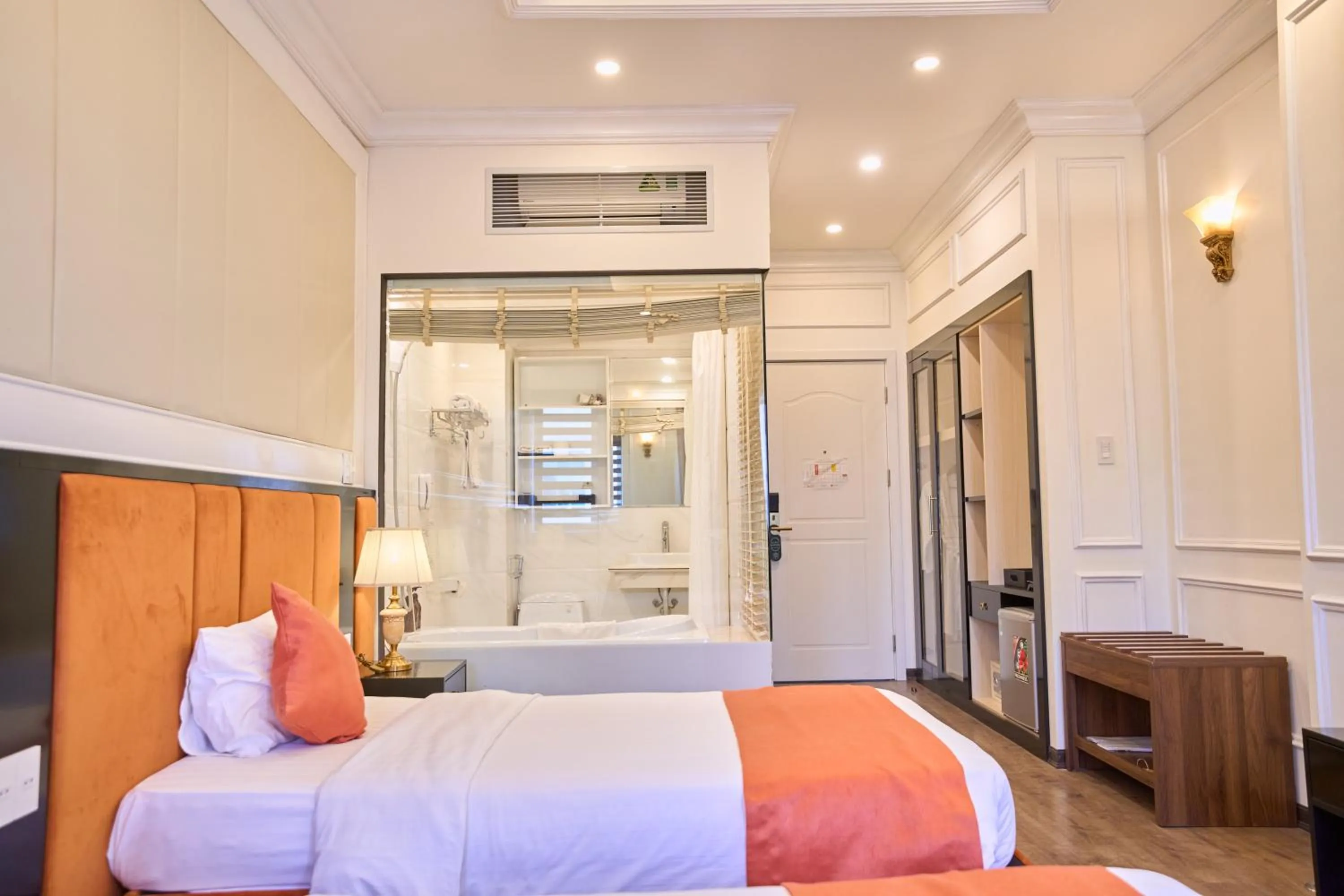 Photo of the whole room, Bed in Le Haute Hotel Hai Phong