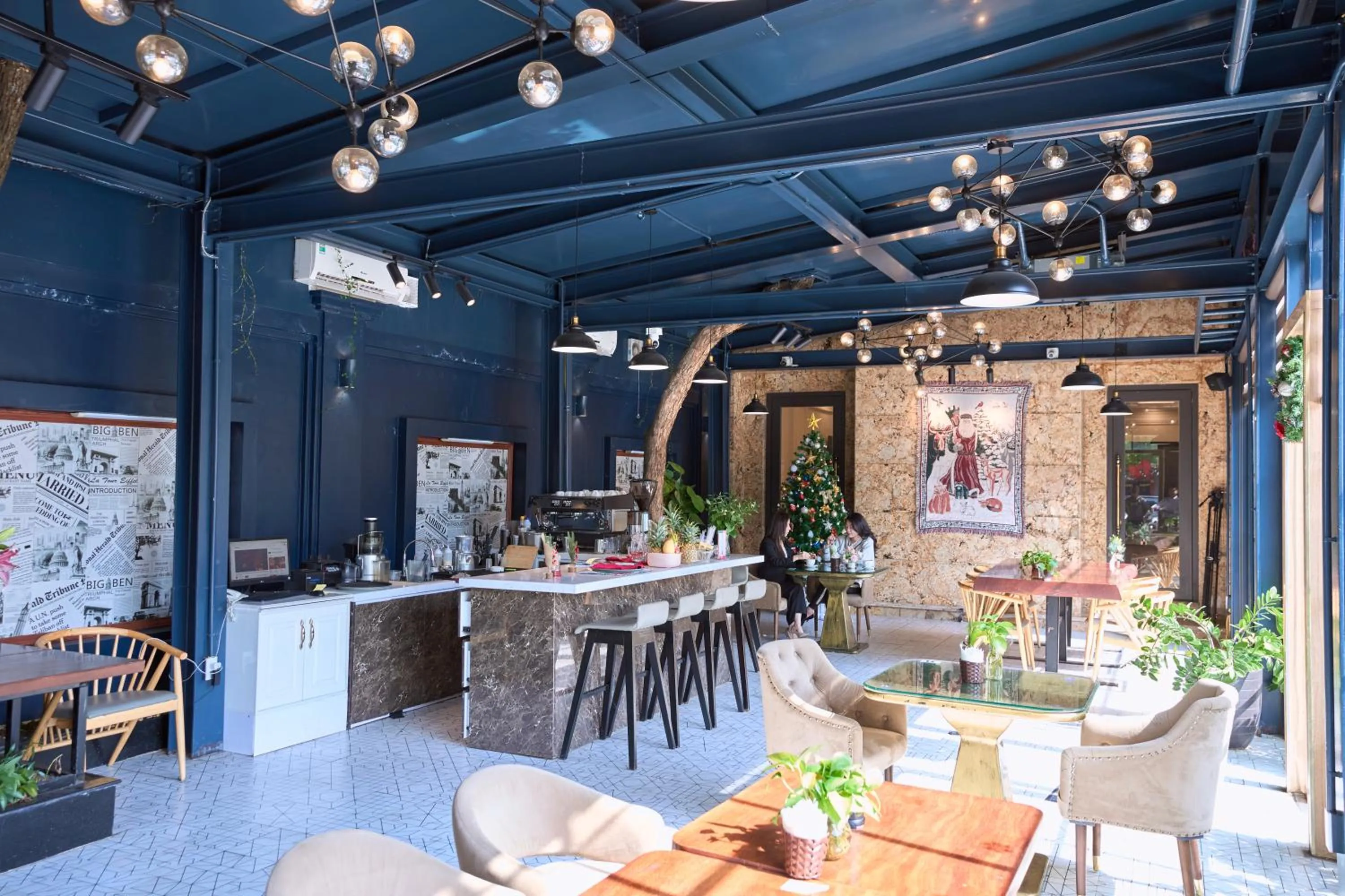 Lounge or bar in Le Haute Hotel Hai Phong