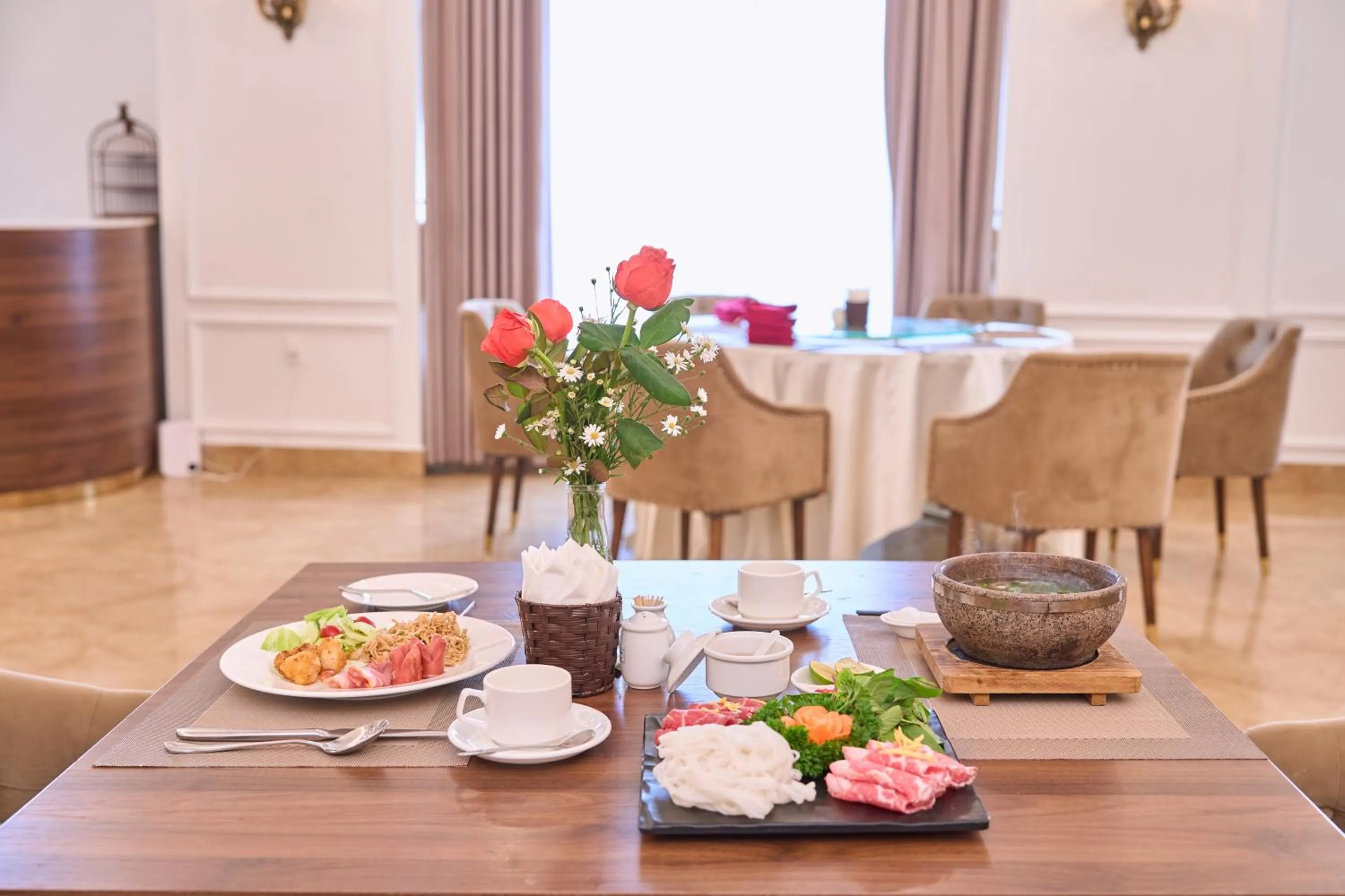 Food and drinks in Le Haute Hotel Hai Phong