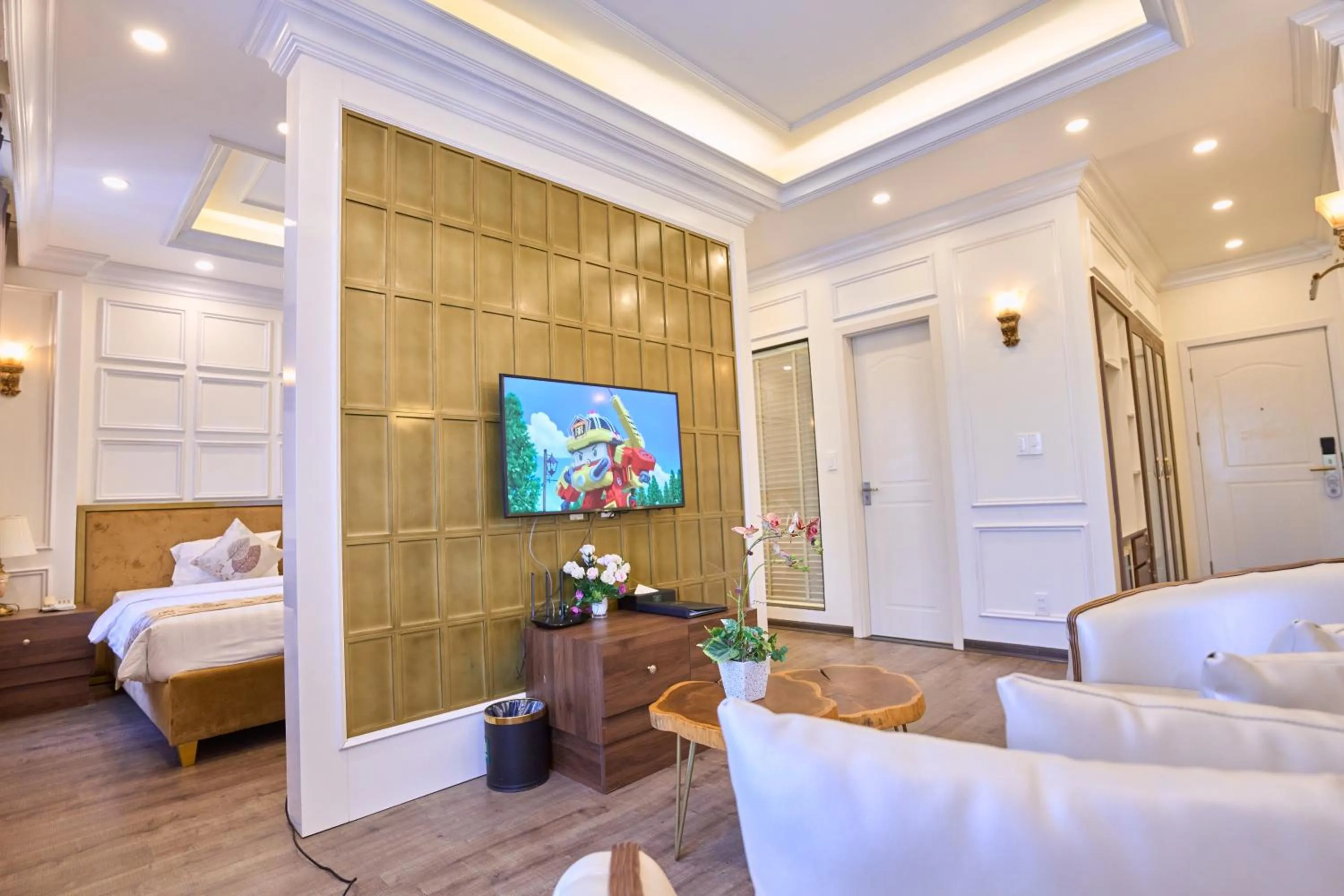 Photo of the whole room, Bed in Le Haute Hotel Hai Phong