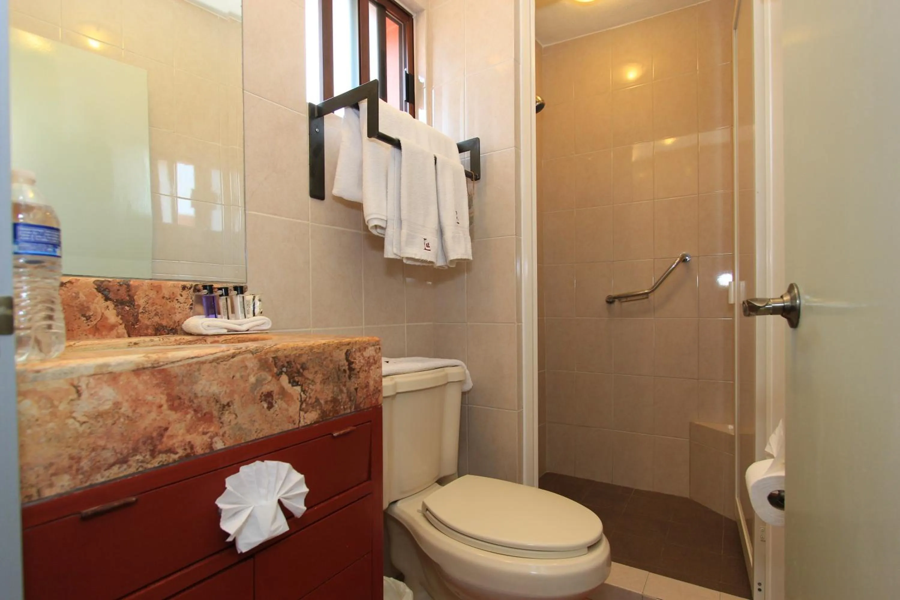 Shower in Hotel Real de Leyendas