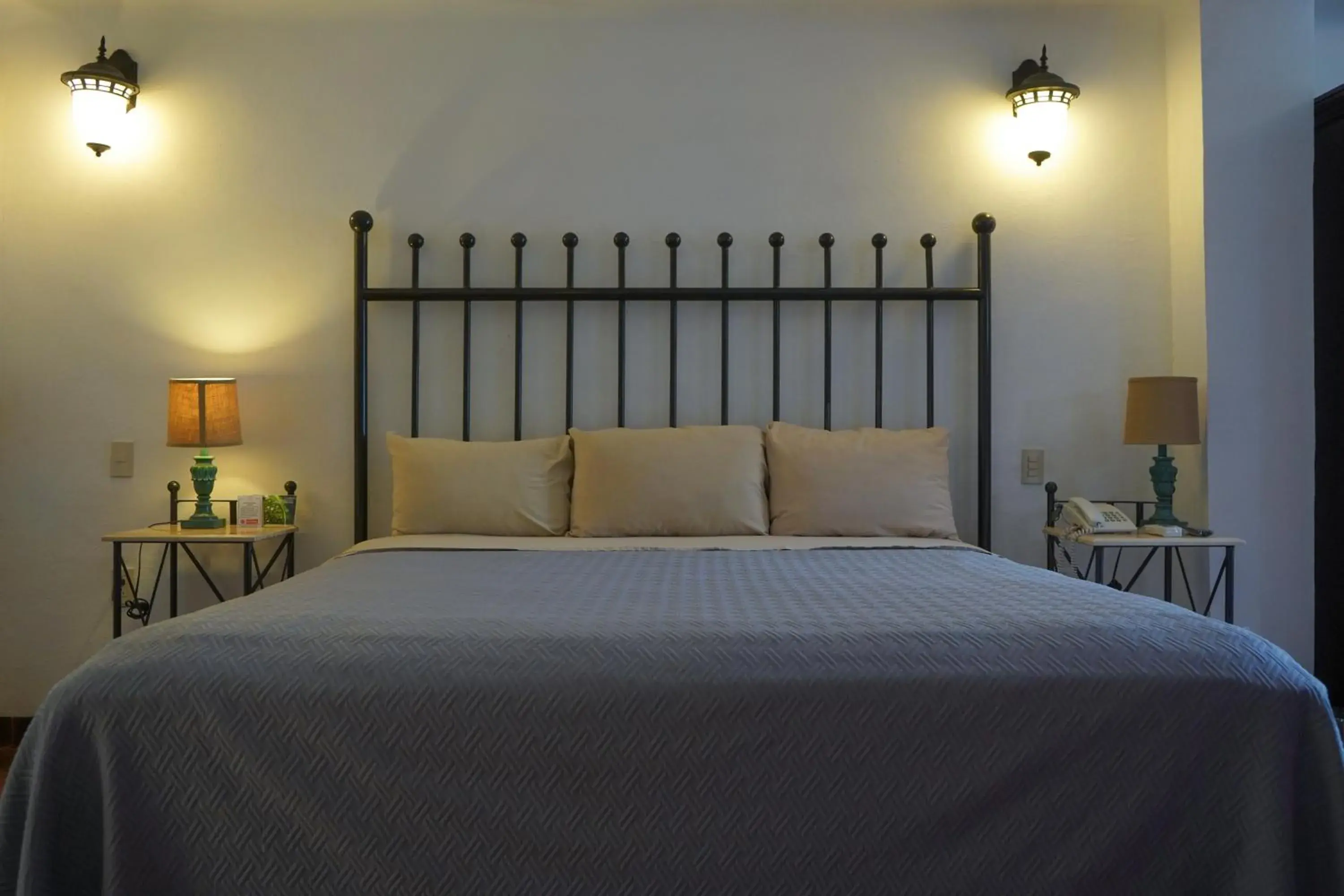 Bedroom, Bed in Hotel Real de Leyendas Bedroom, Bed in Hotel Real de Leyendas