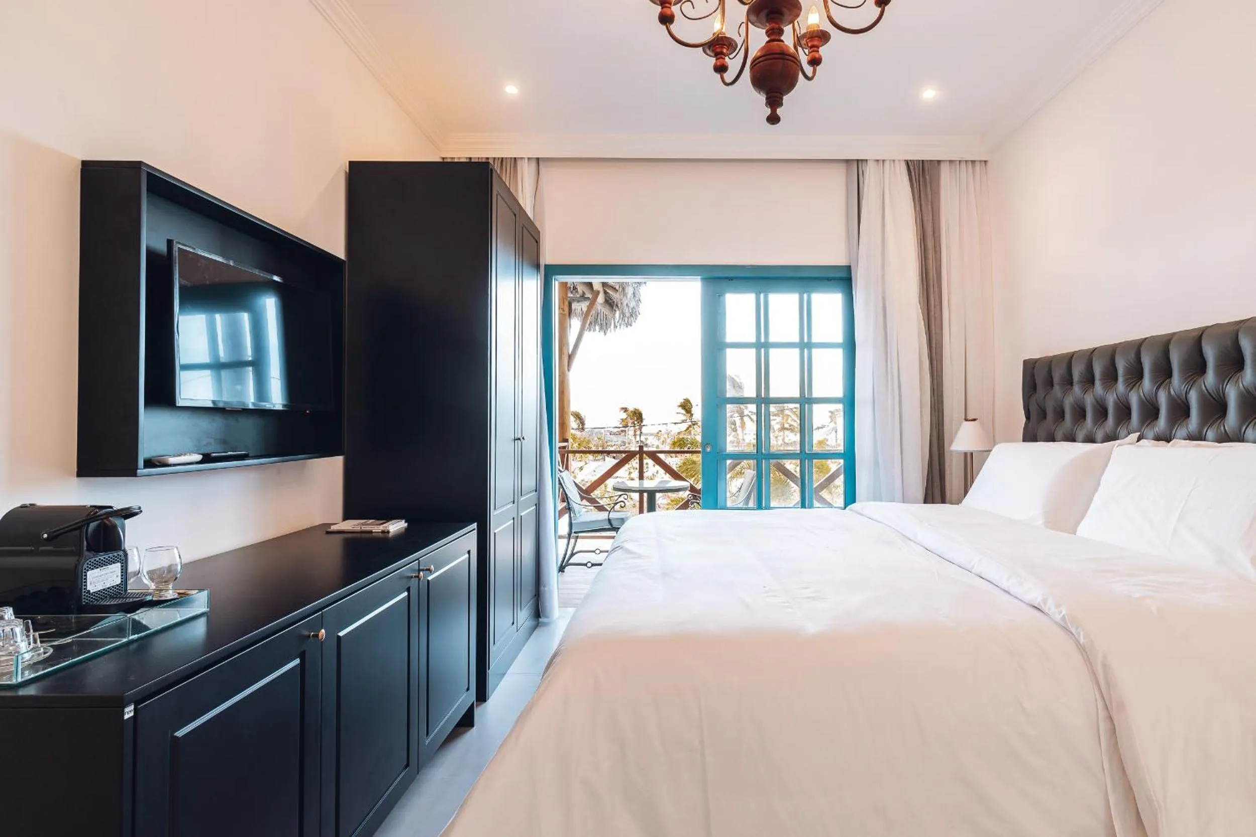 Property building, Bed in Villa dos Poetas