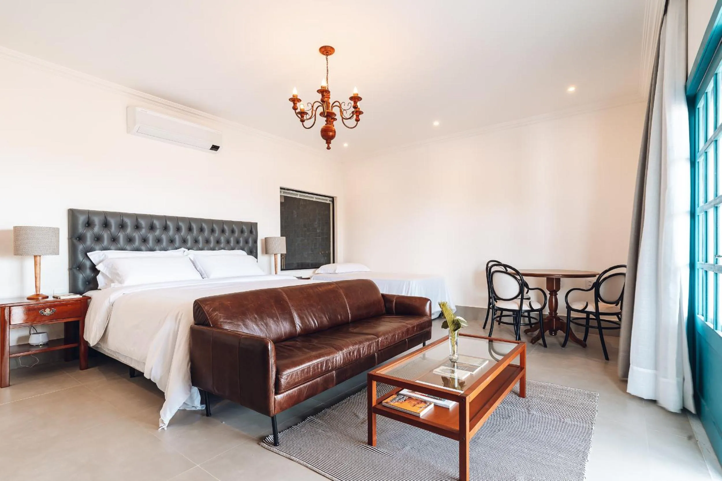Property building, Bed in Villa dos Poetas