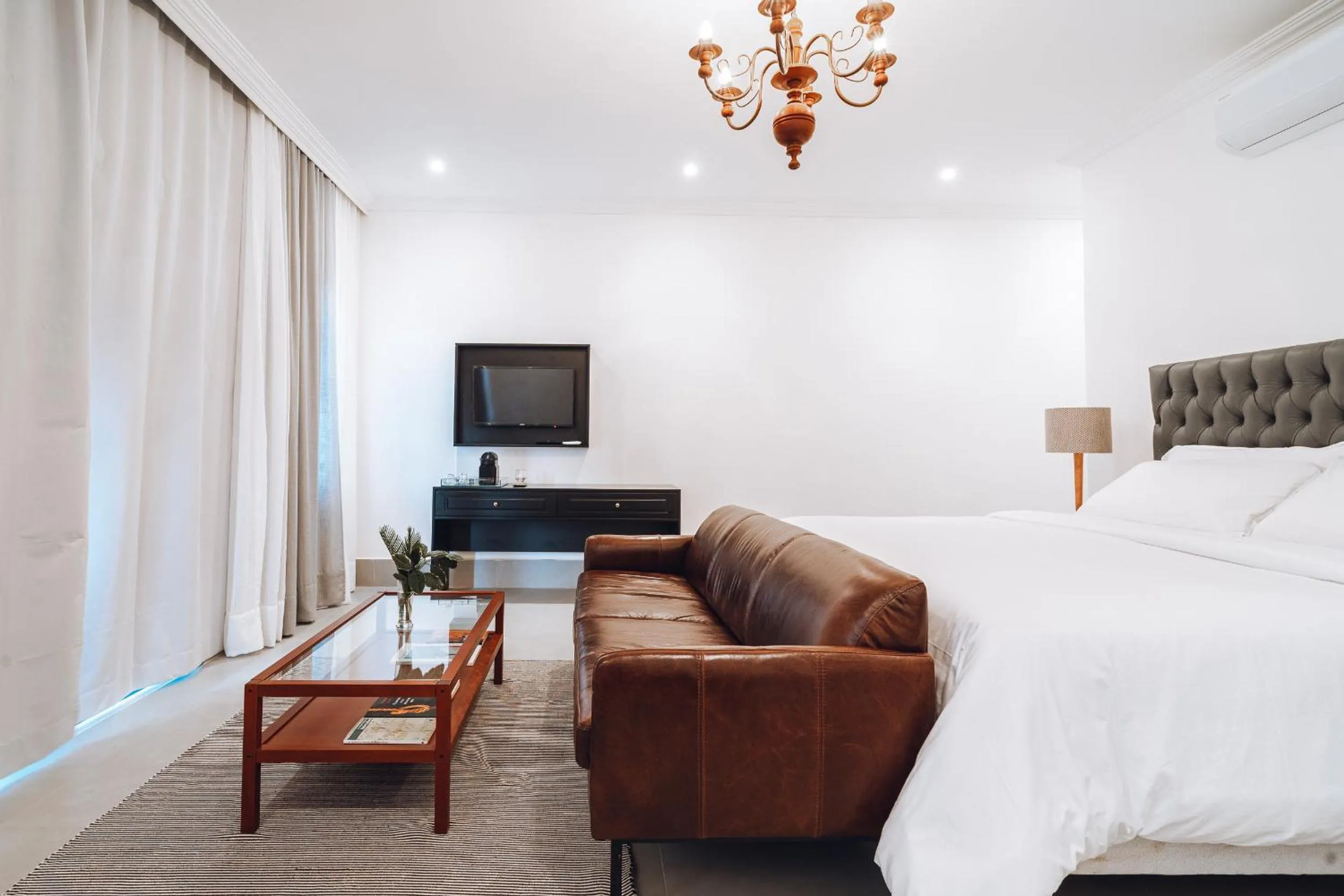 Property building, Bed in Villa dos Poetas