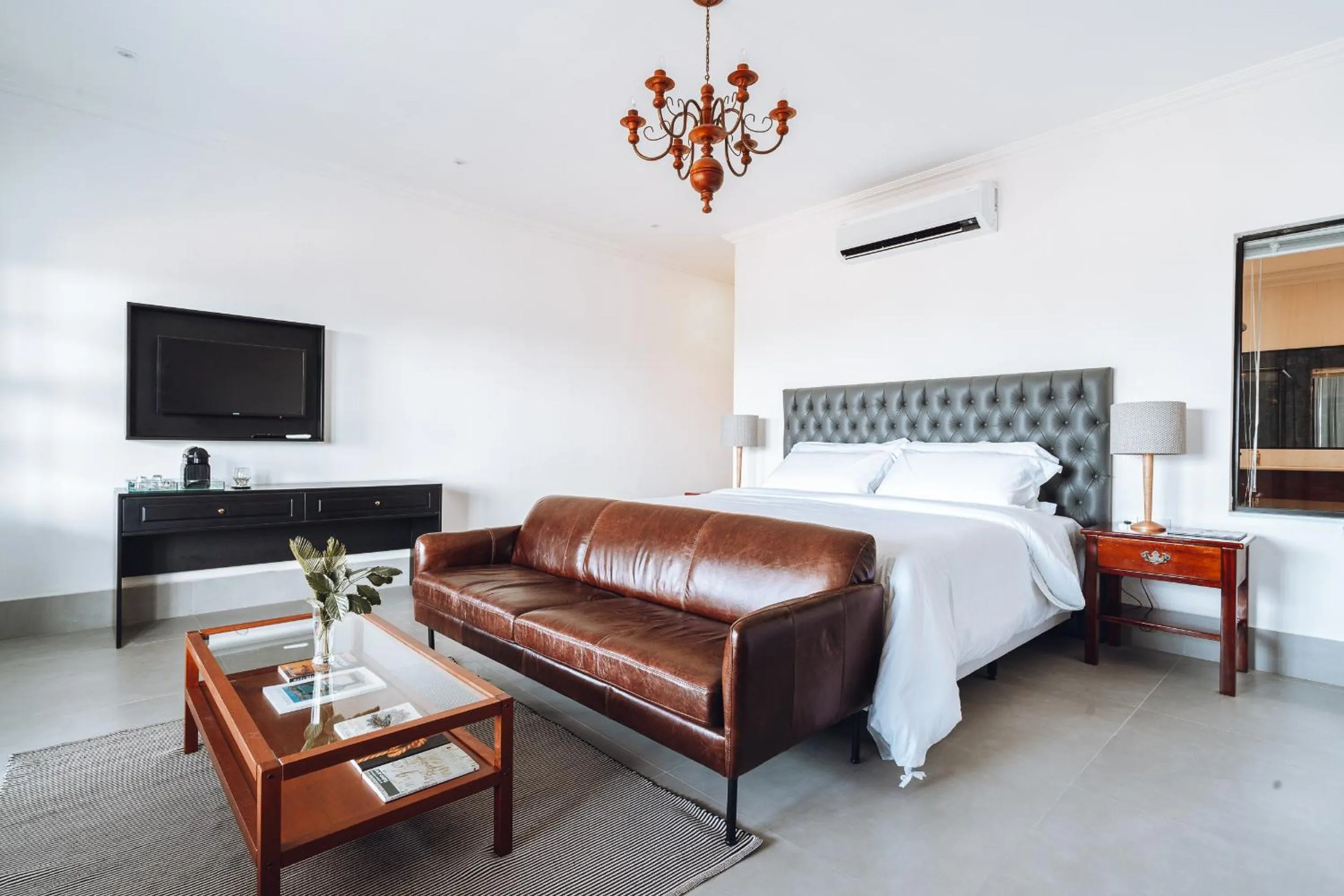 Property building, Bed in Villa dos Poetas
