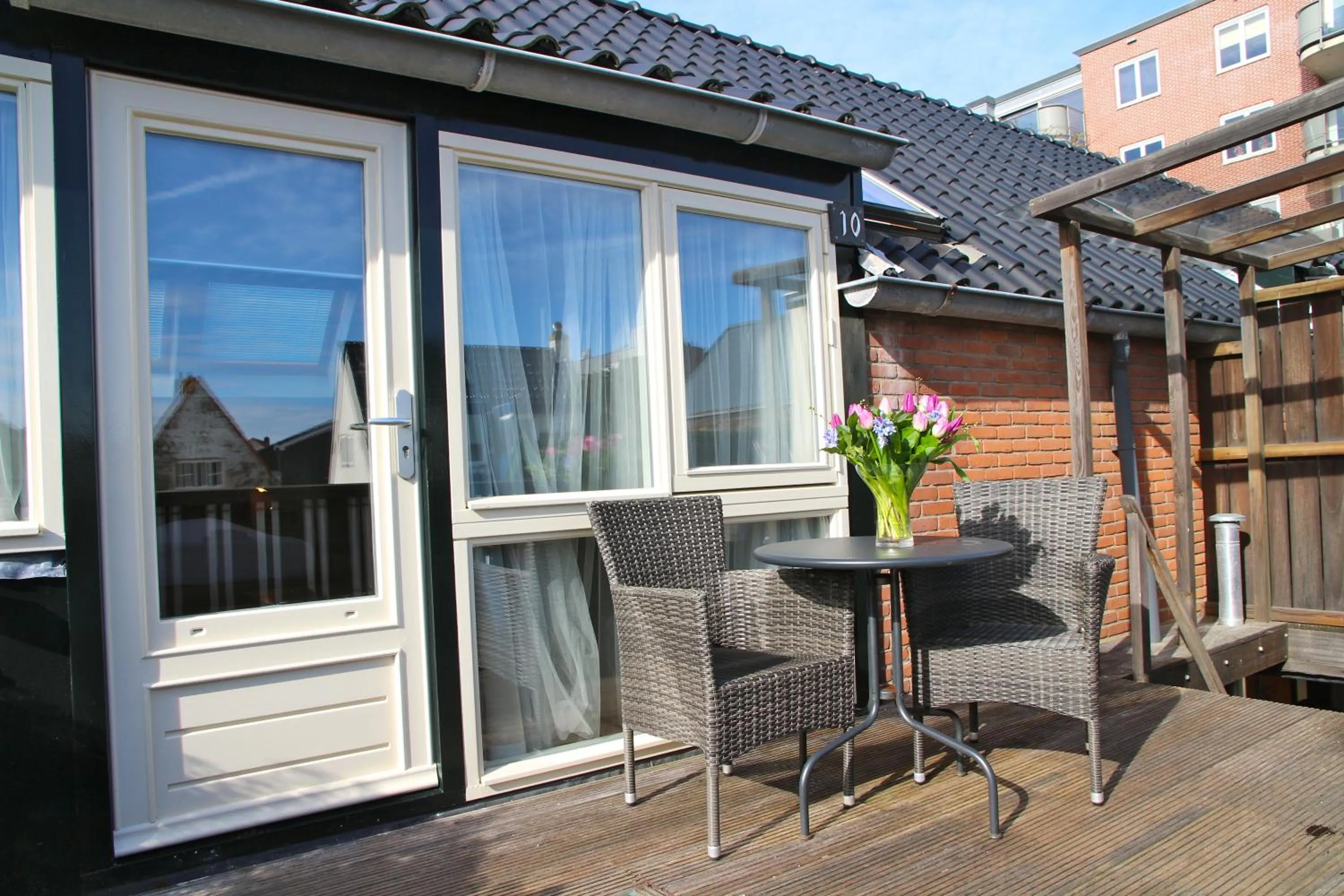 Facade/entrance in Hofje van Maas