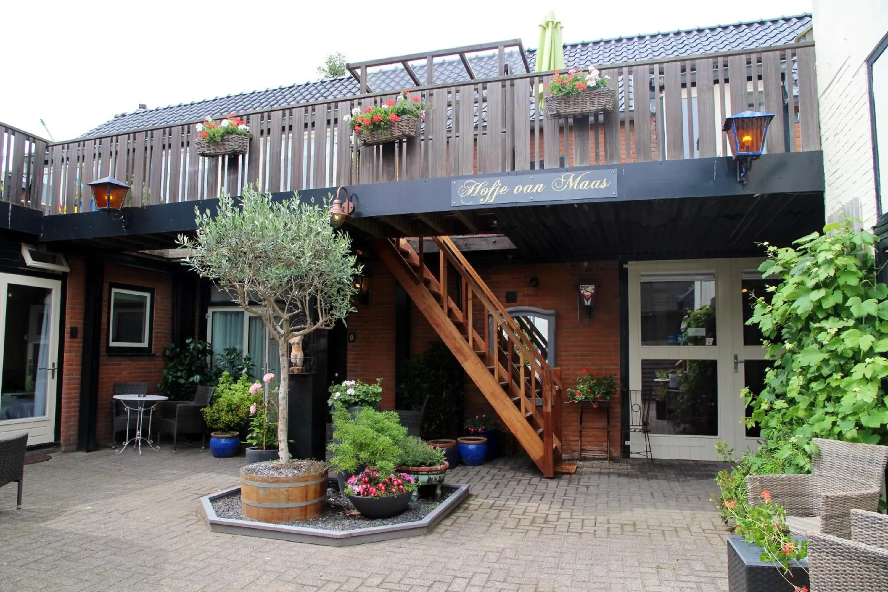 Hofje van Maas Hofje van Maas