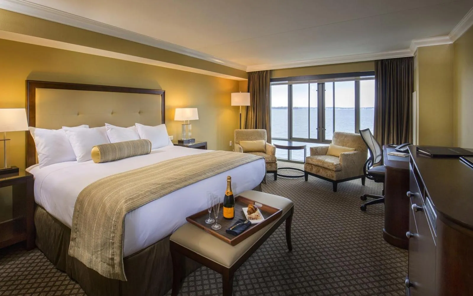 Bed in The Edgewater