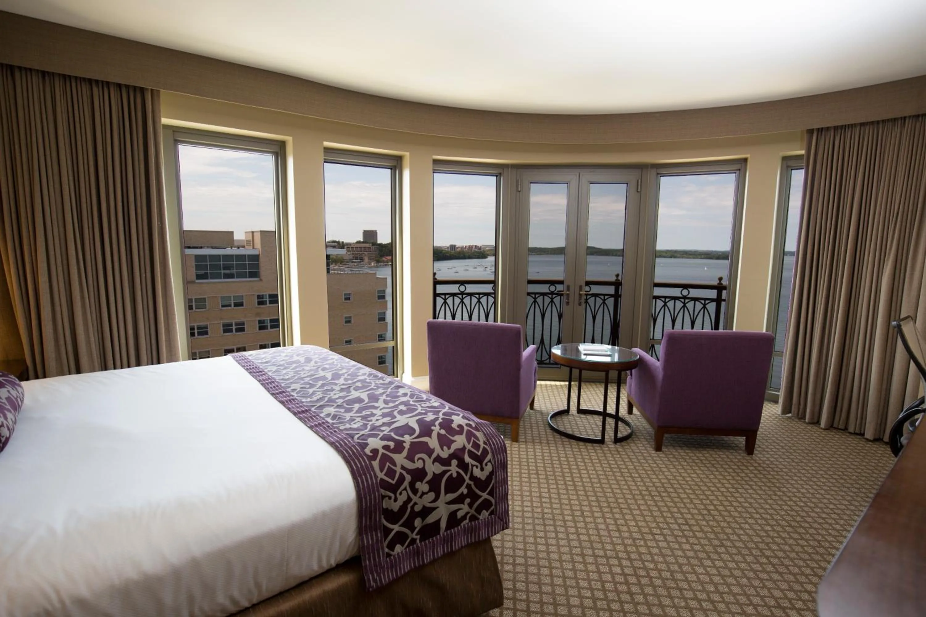 Bed in The Edgewater